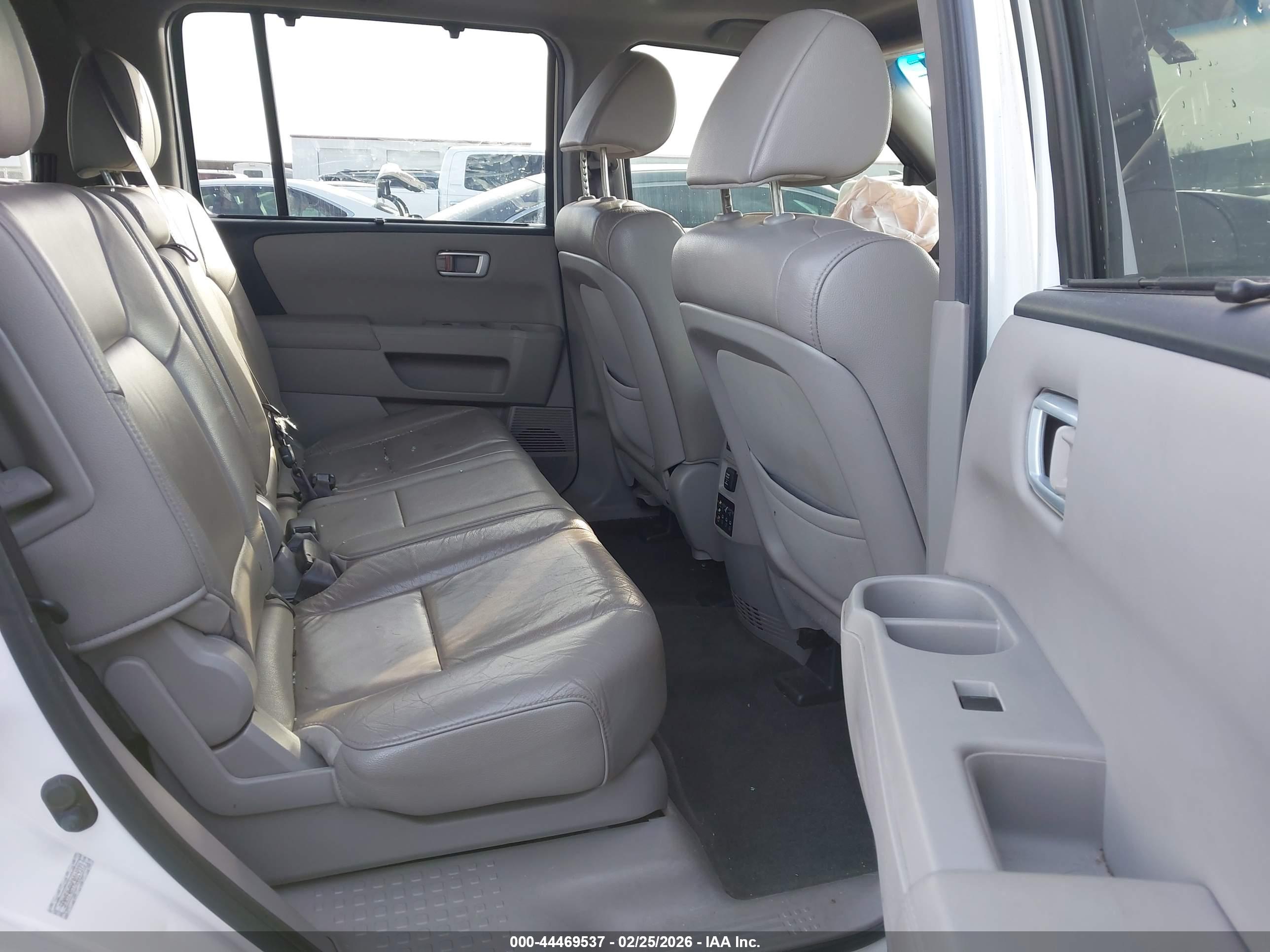 HONDA PILOT image 8