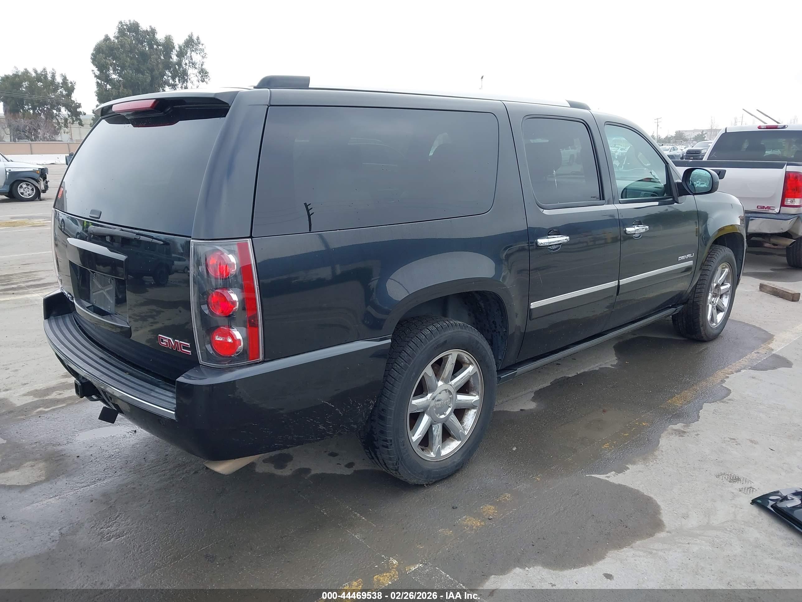 GMC YUKON image 4