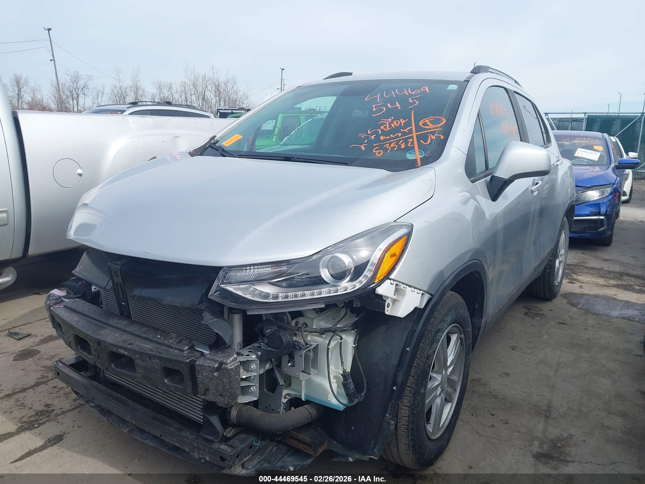 CHEVROLET TRAX image 2
