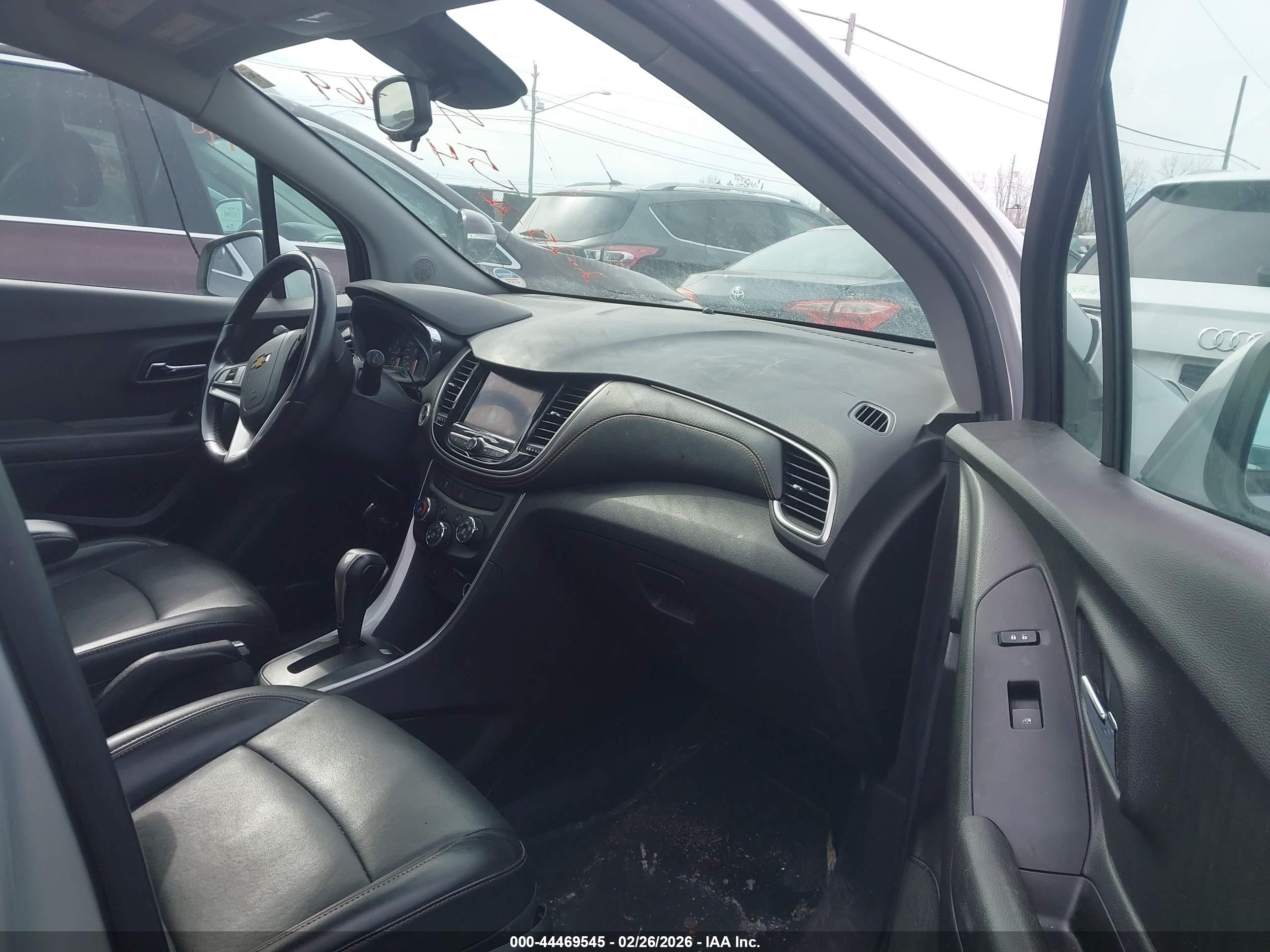 CHEVROLET TRAX image 5