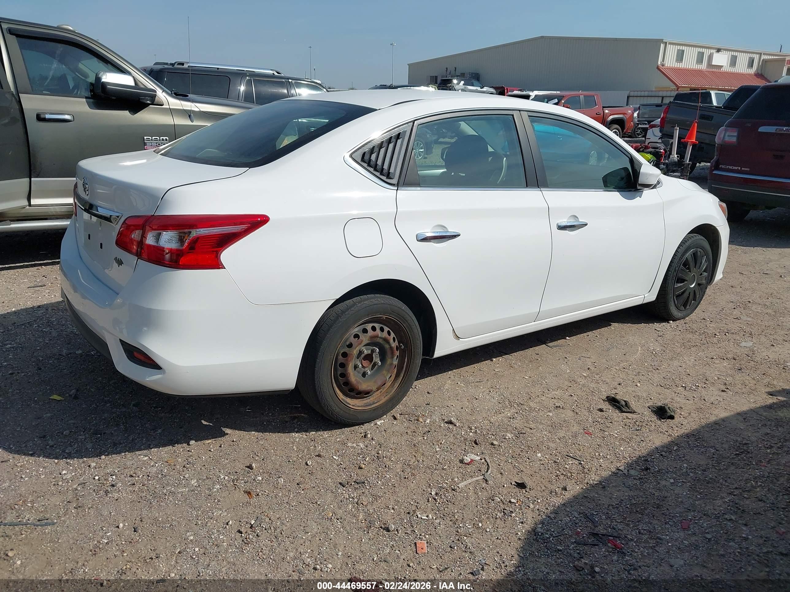 NISSAN SENTRA image 4