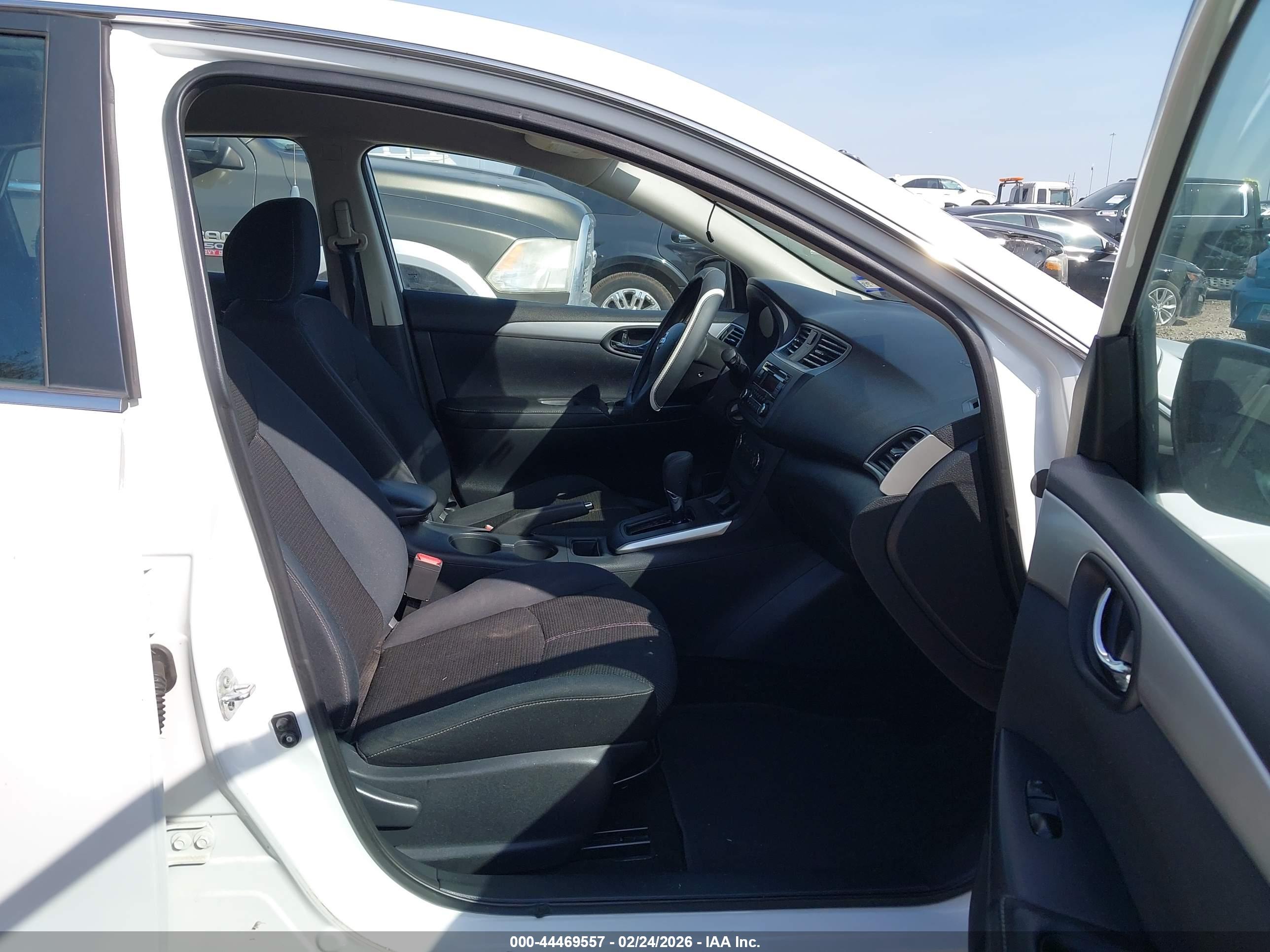 NISSAN SENTRA image 5