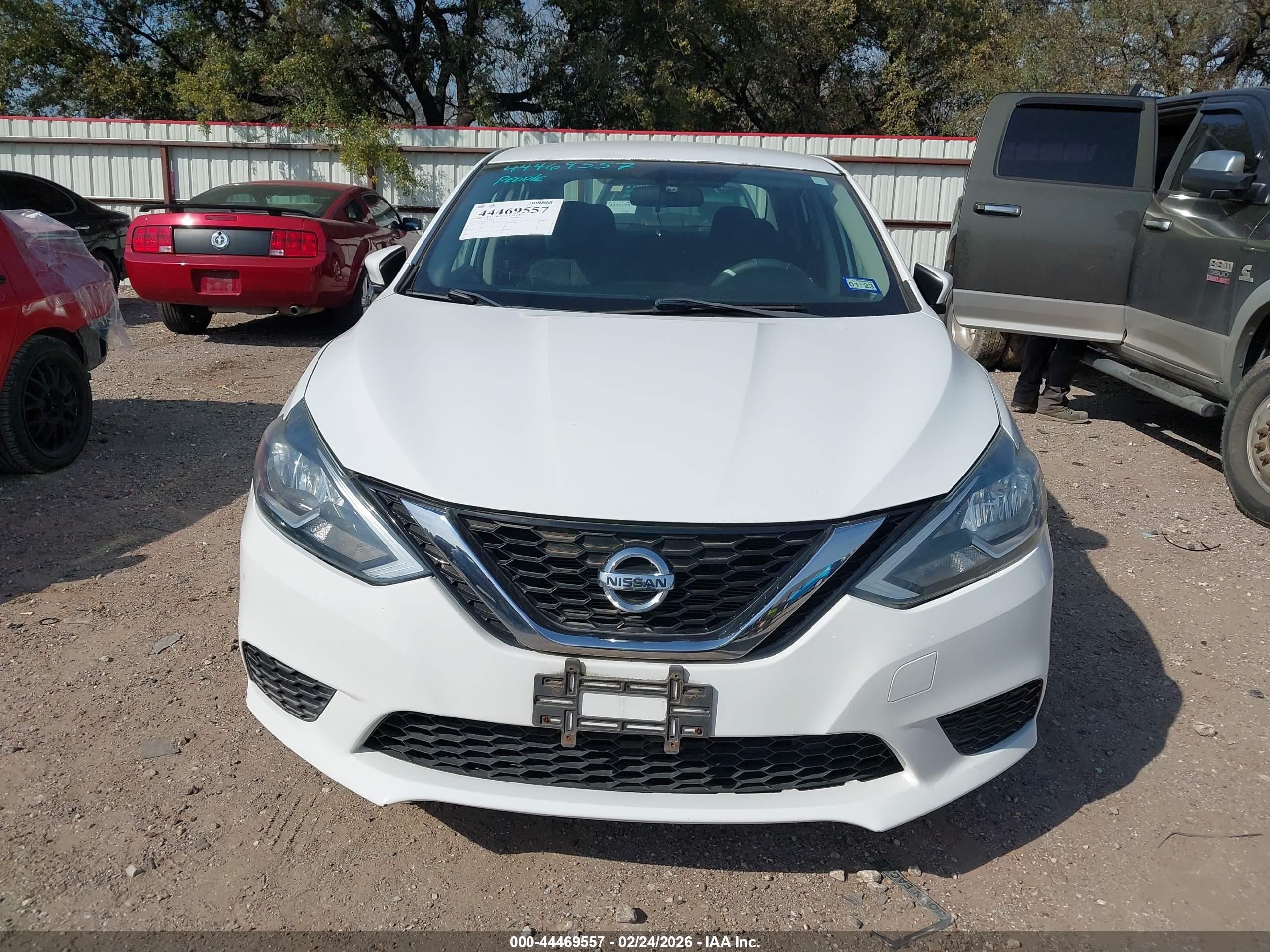 NISSAN SENTRA image 6