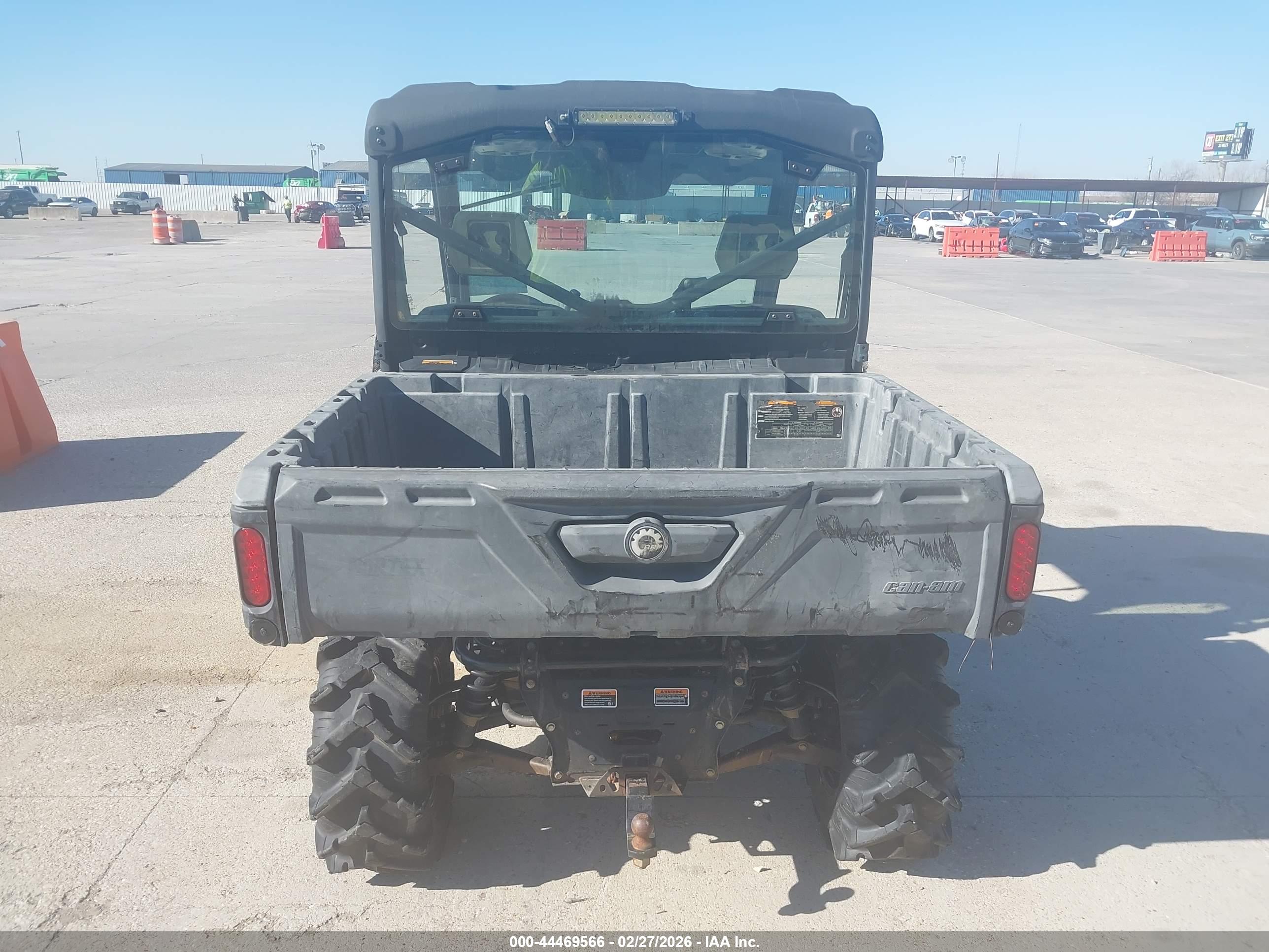 CAN-AM DEFENDER image 6