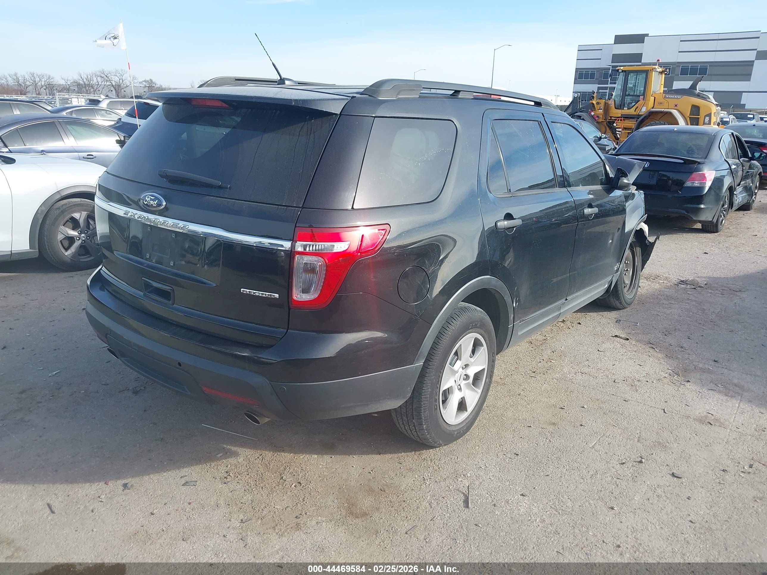 FORD EXPLORER image 4