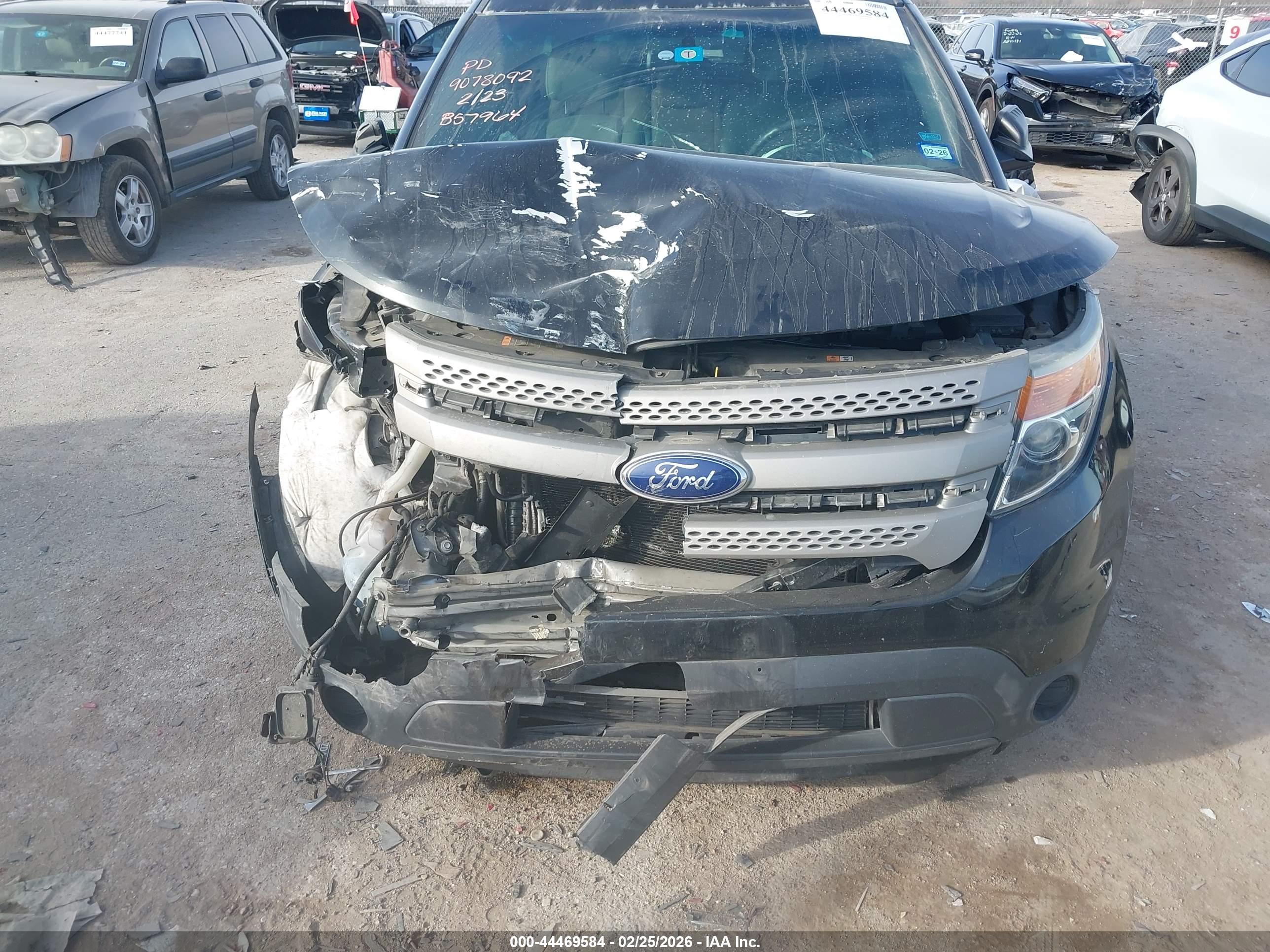 FORD EXPLORER image 6