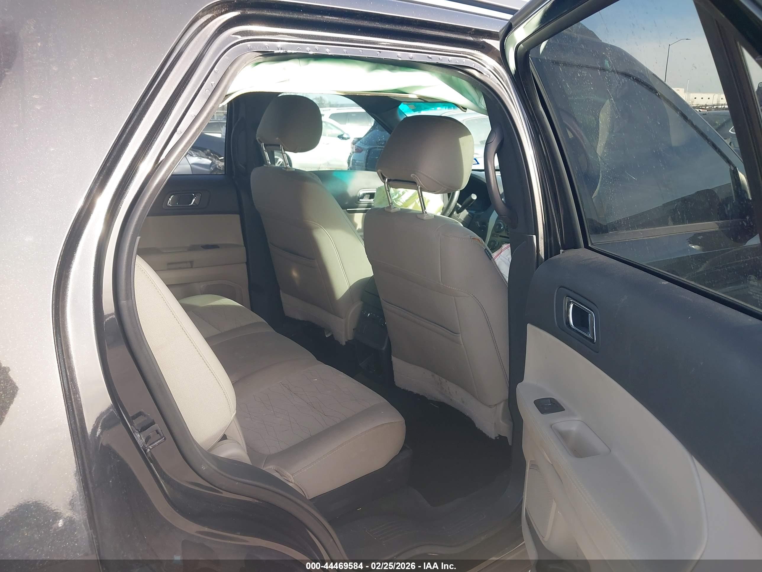 FORD EXPLORER image 8