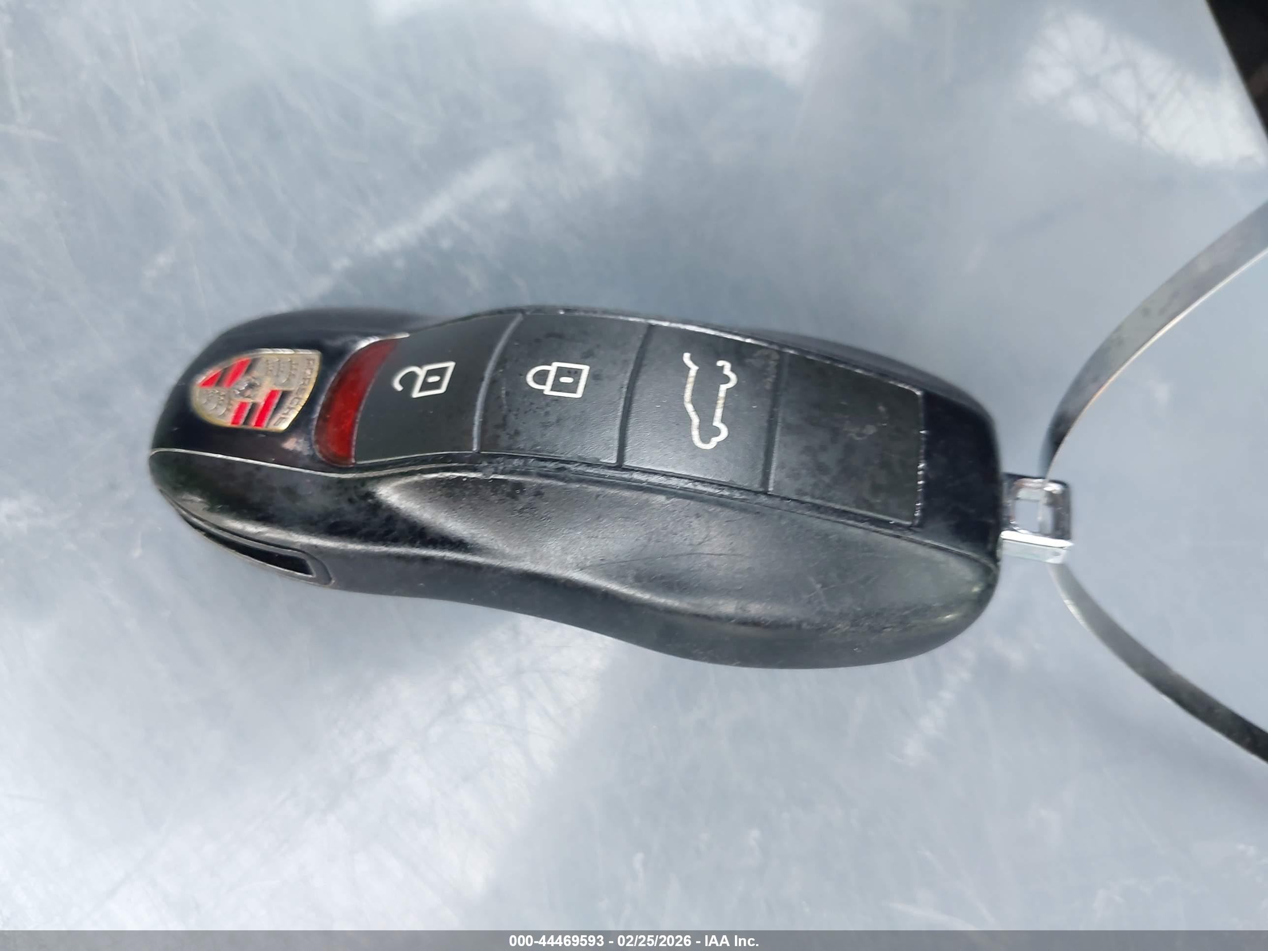 PORSCHE MACAN image 11