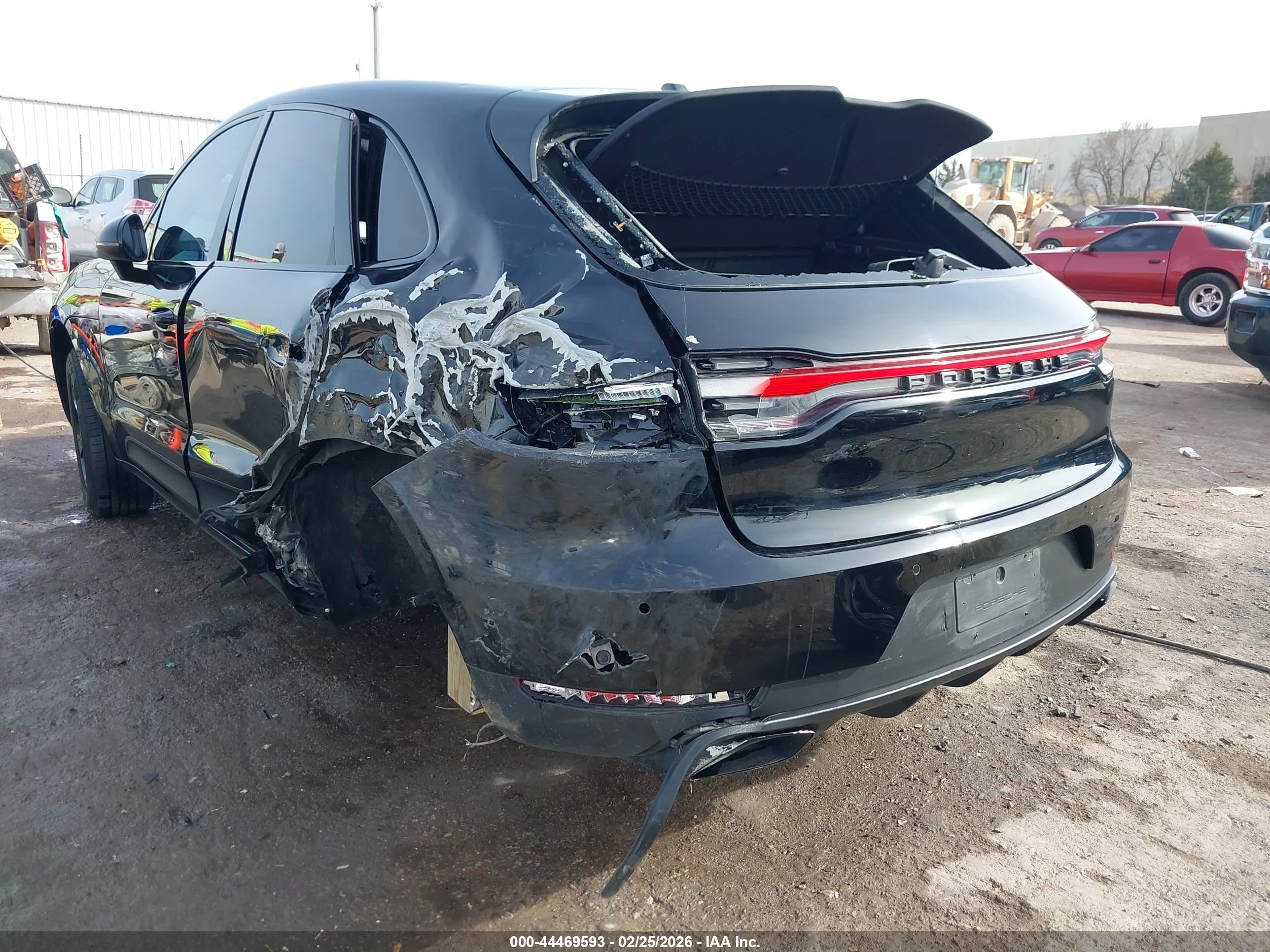 PORSCHE MACAN image 3