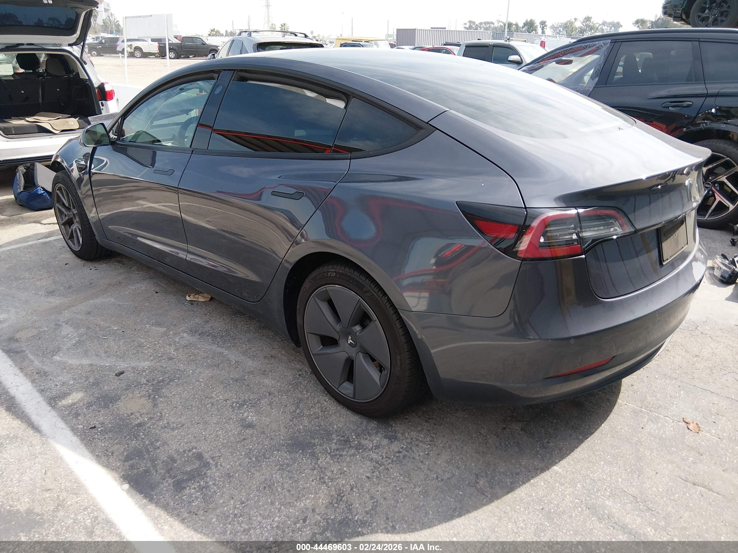 TESLA MODEL image 3