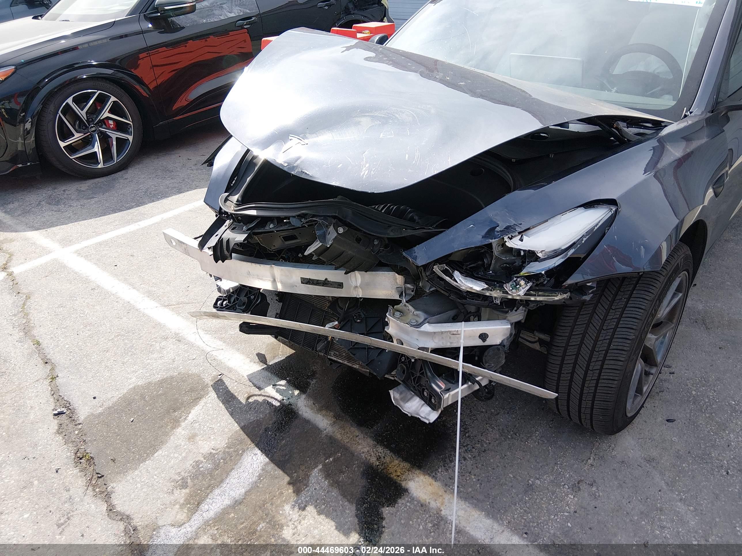 TESLA MODEL image 6