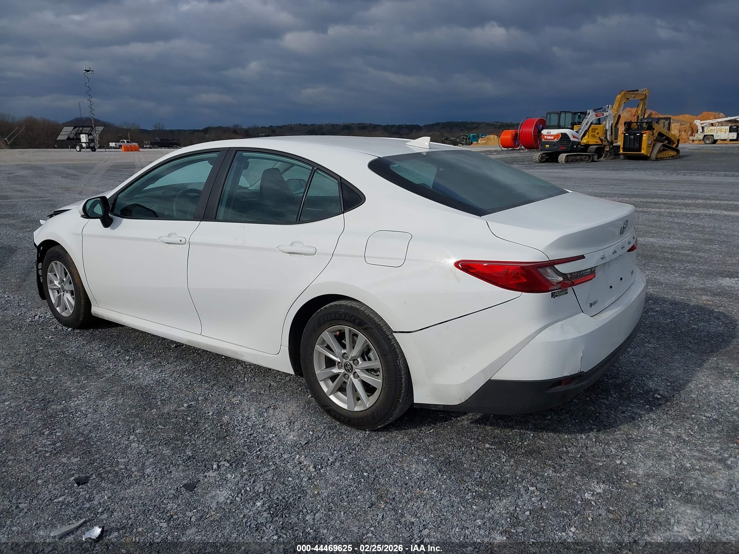 TOYOTA CAMRY image 3