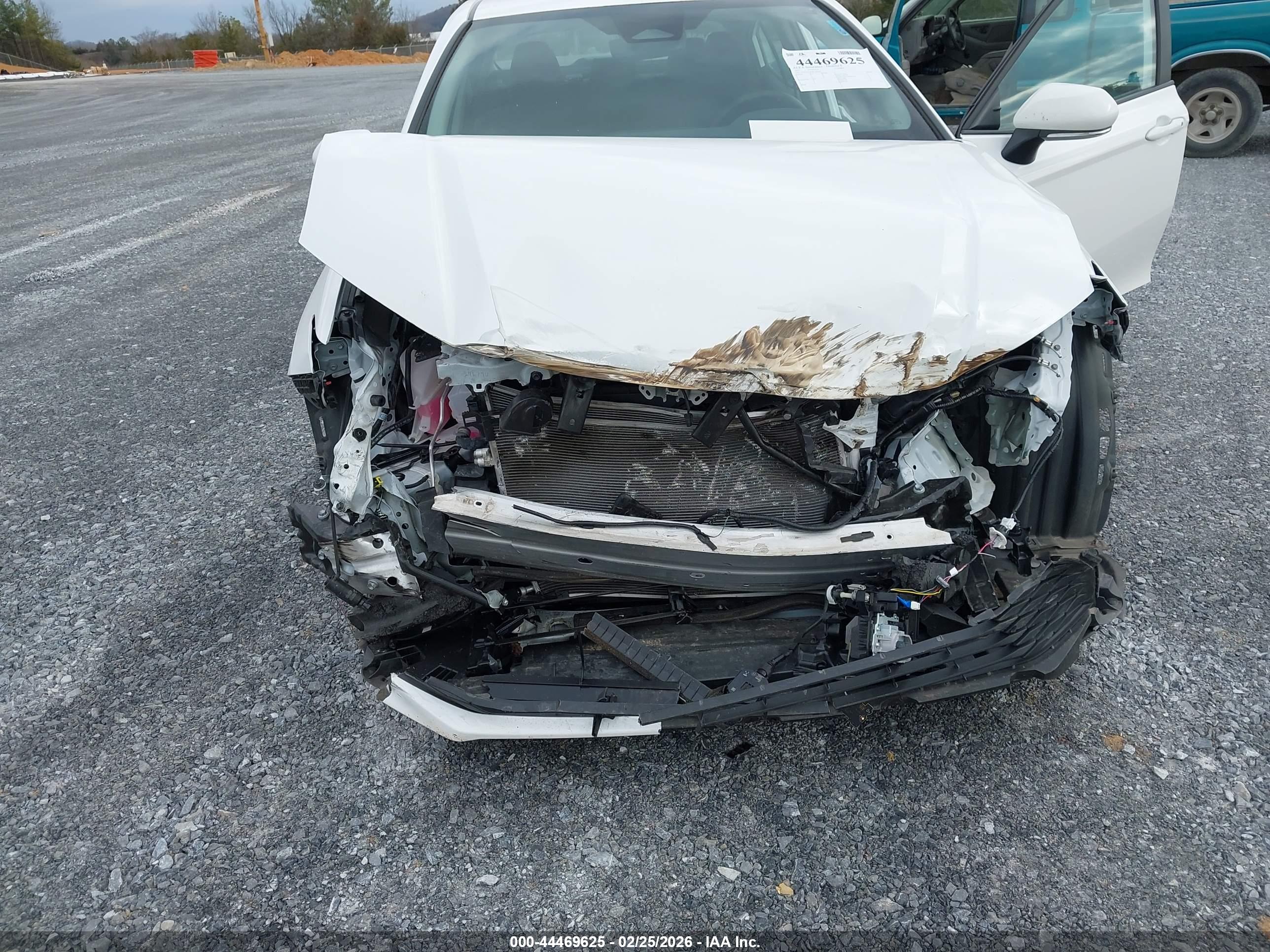 TOYOTA CAMRY image 6
