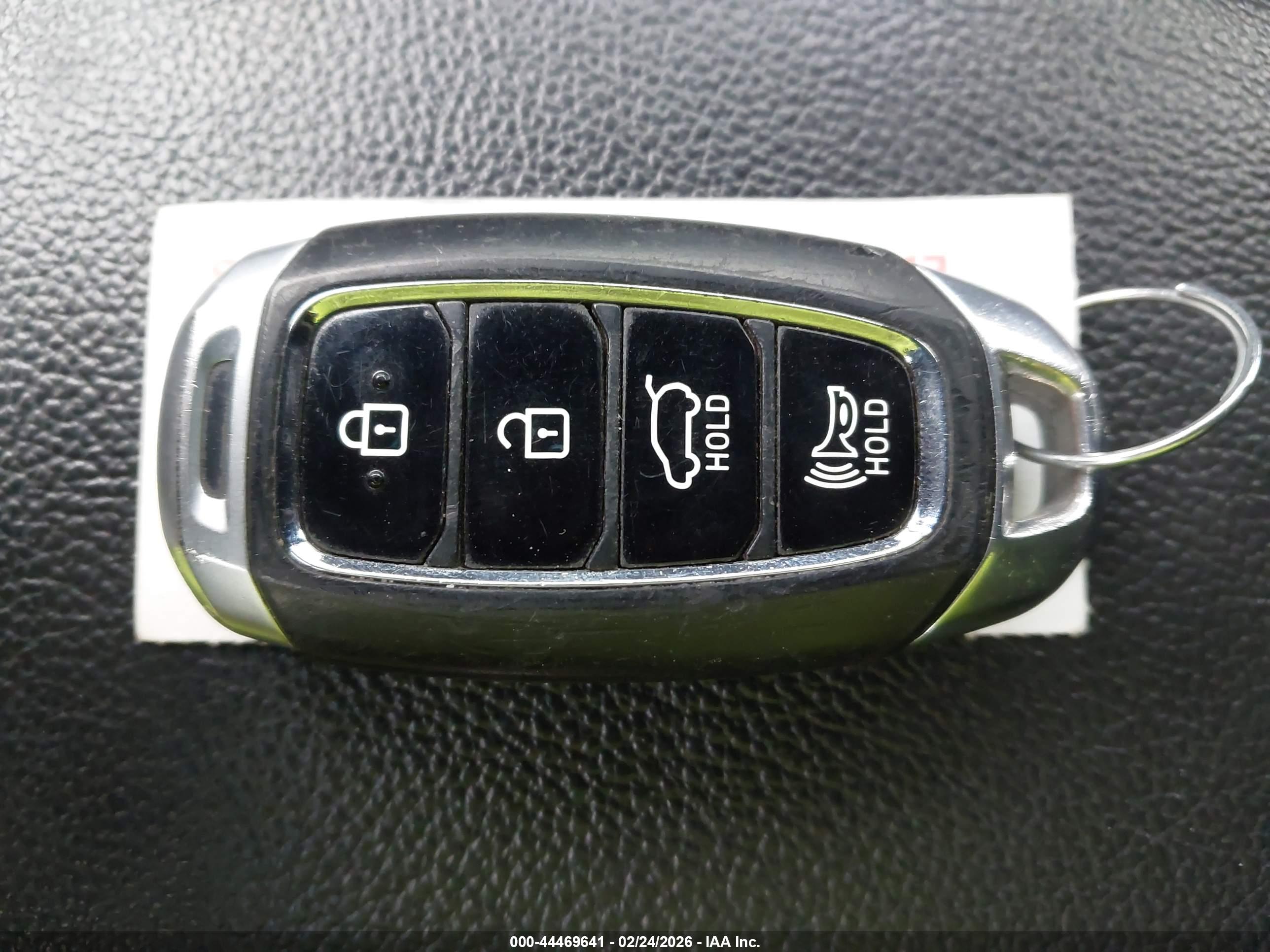 HYUNDAI VELOSTER image 11