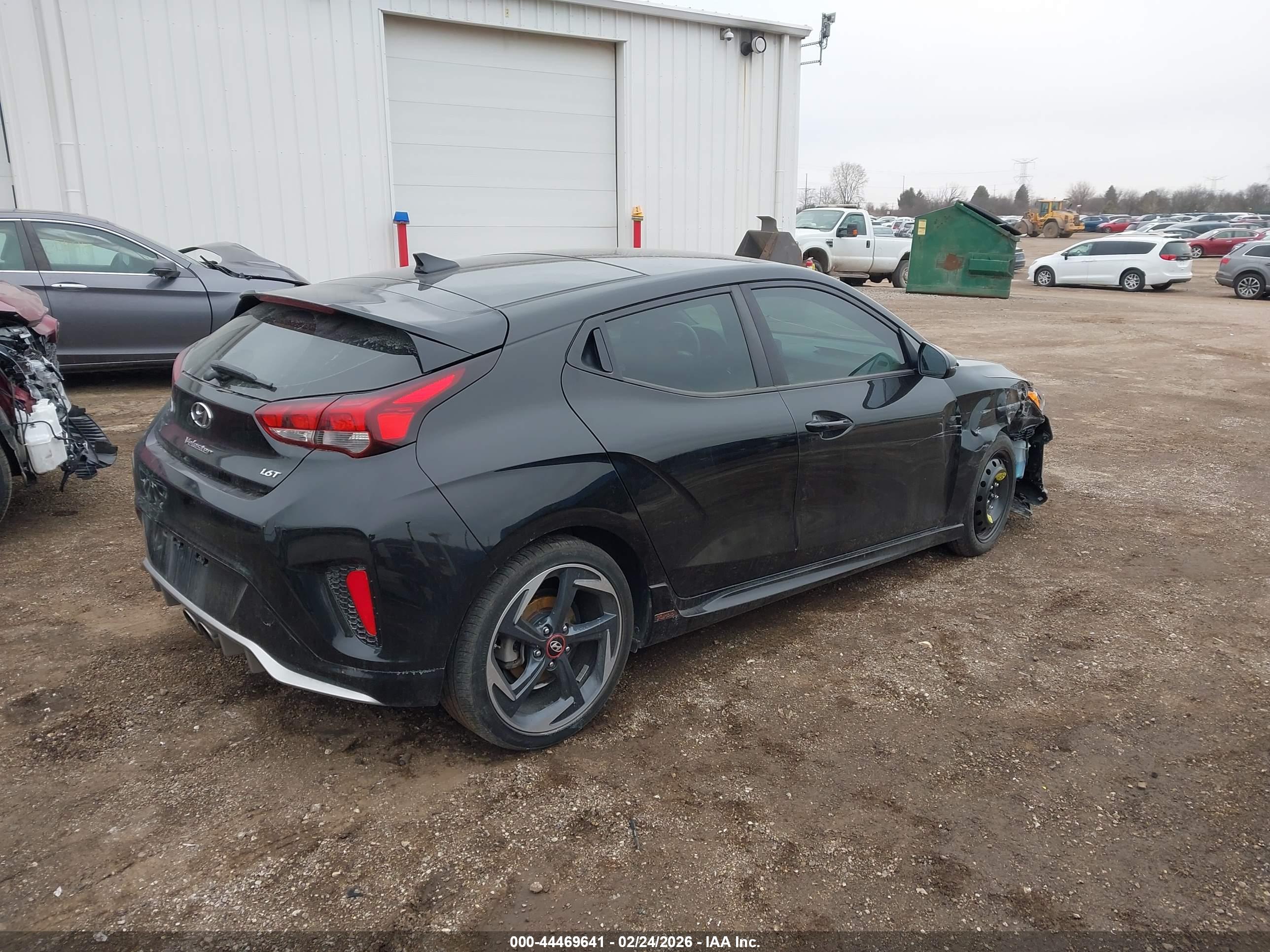 HYUNDAI VELOSTER image 4