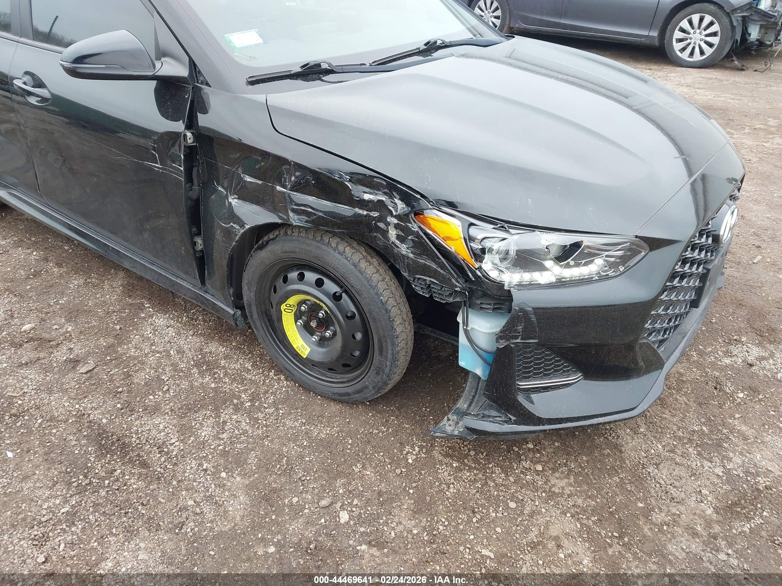 HYUNDAI VELOSTER image 6