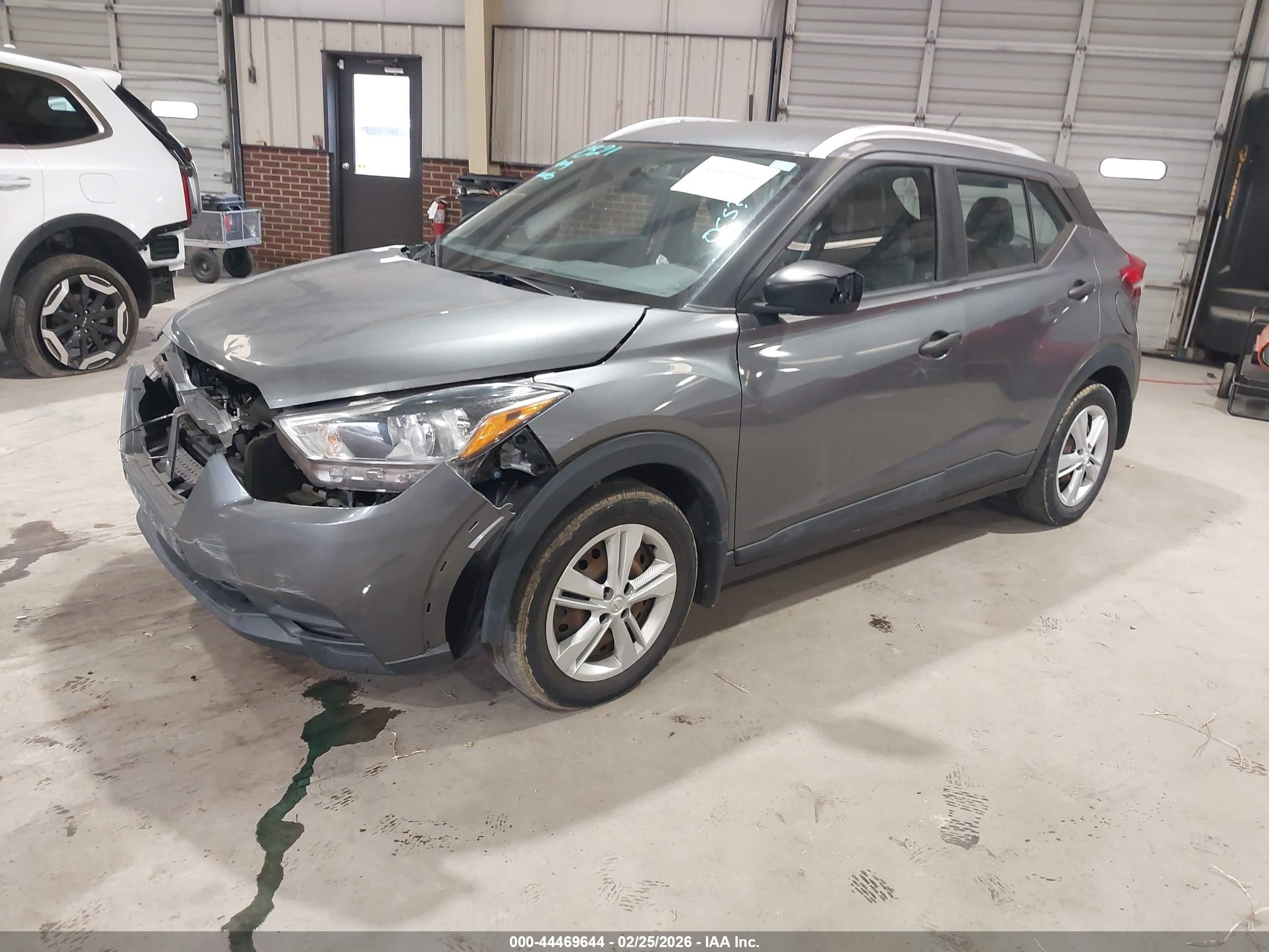NISSAN KICKS image 2