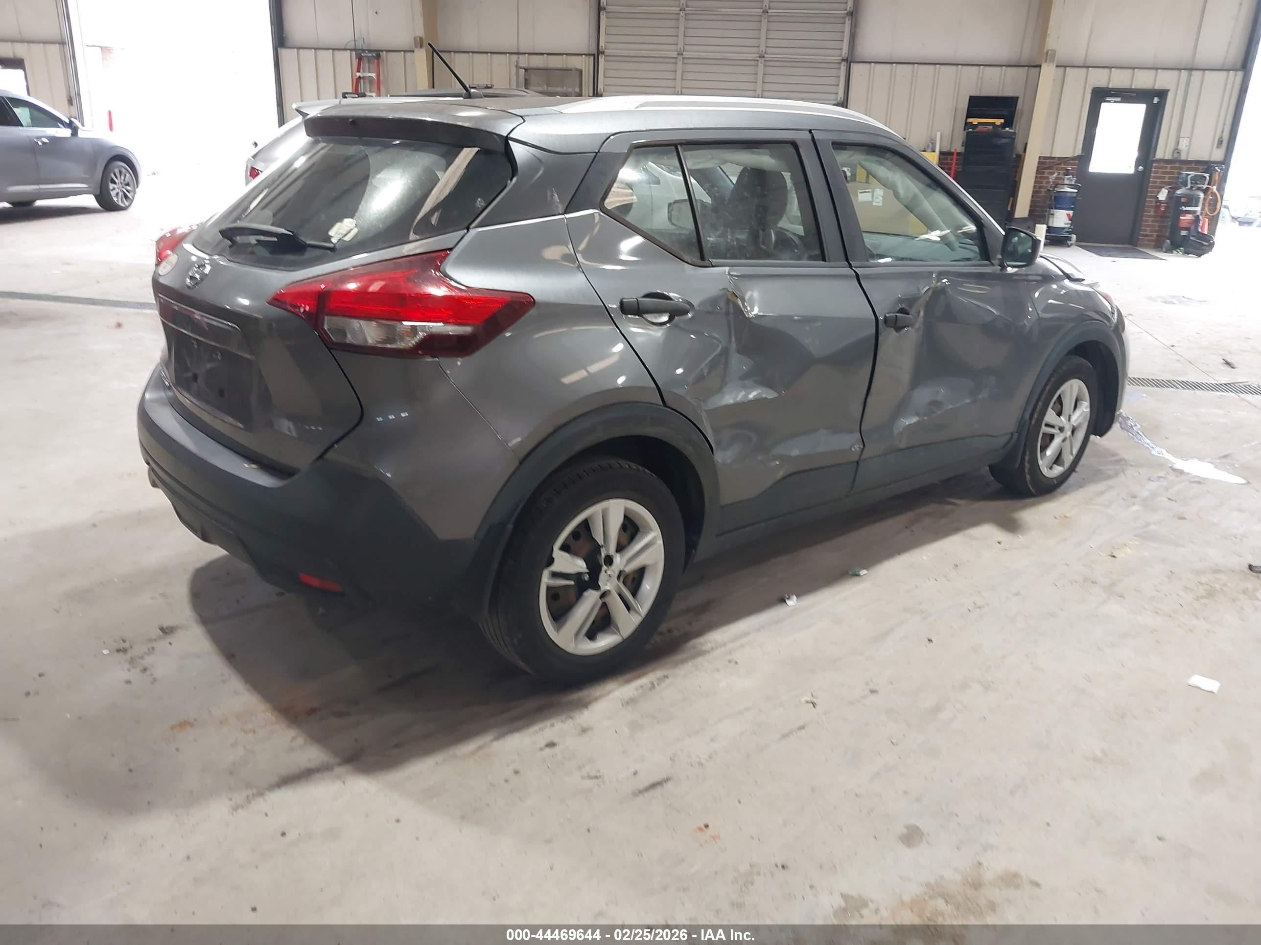 NISSAN KICKS image 4