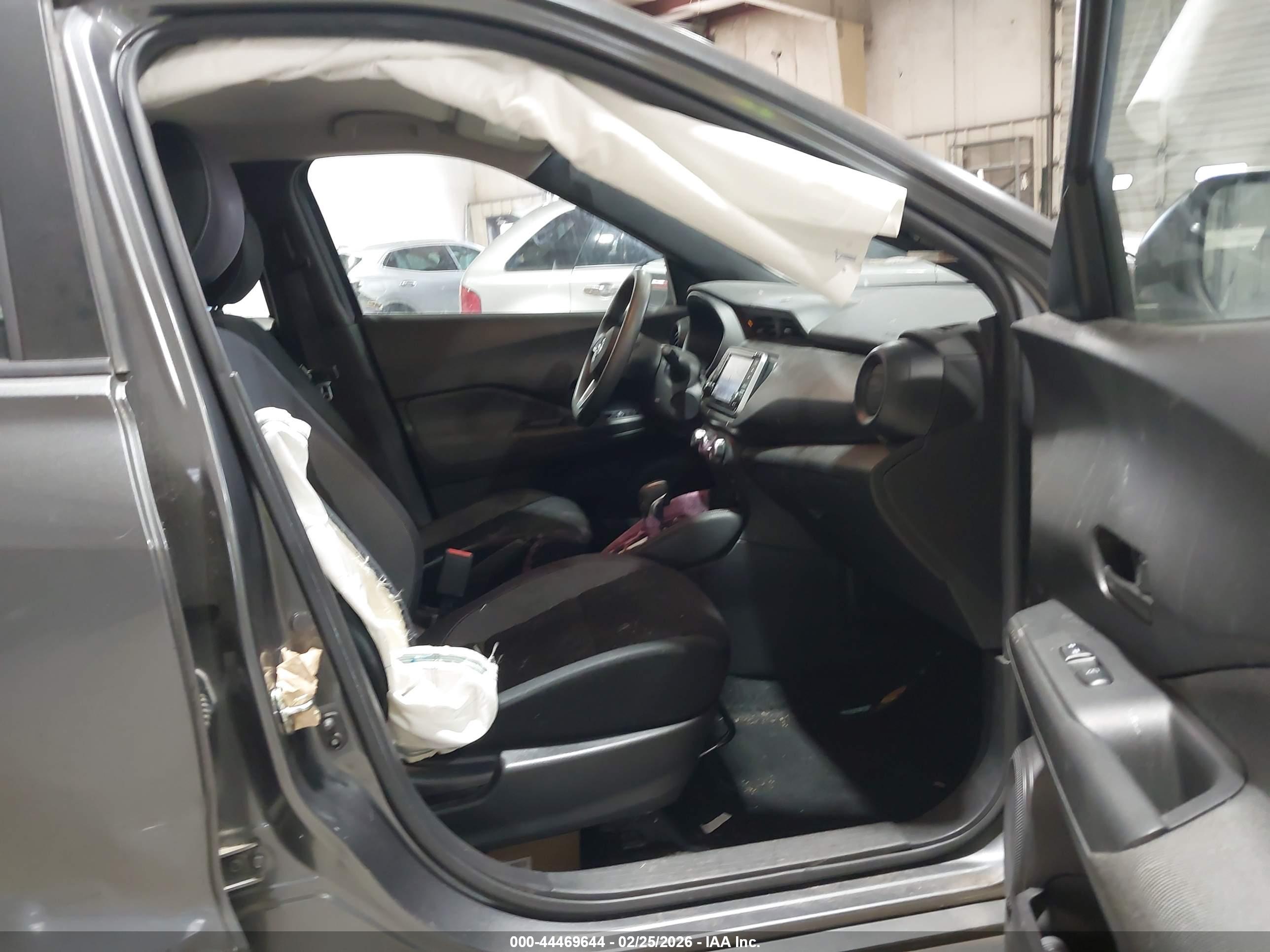 NISSAN KICKS image 5