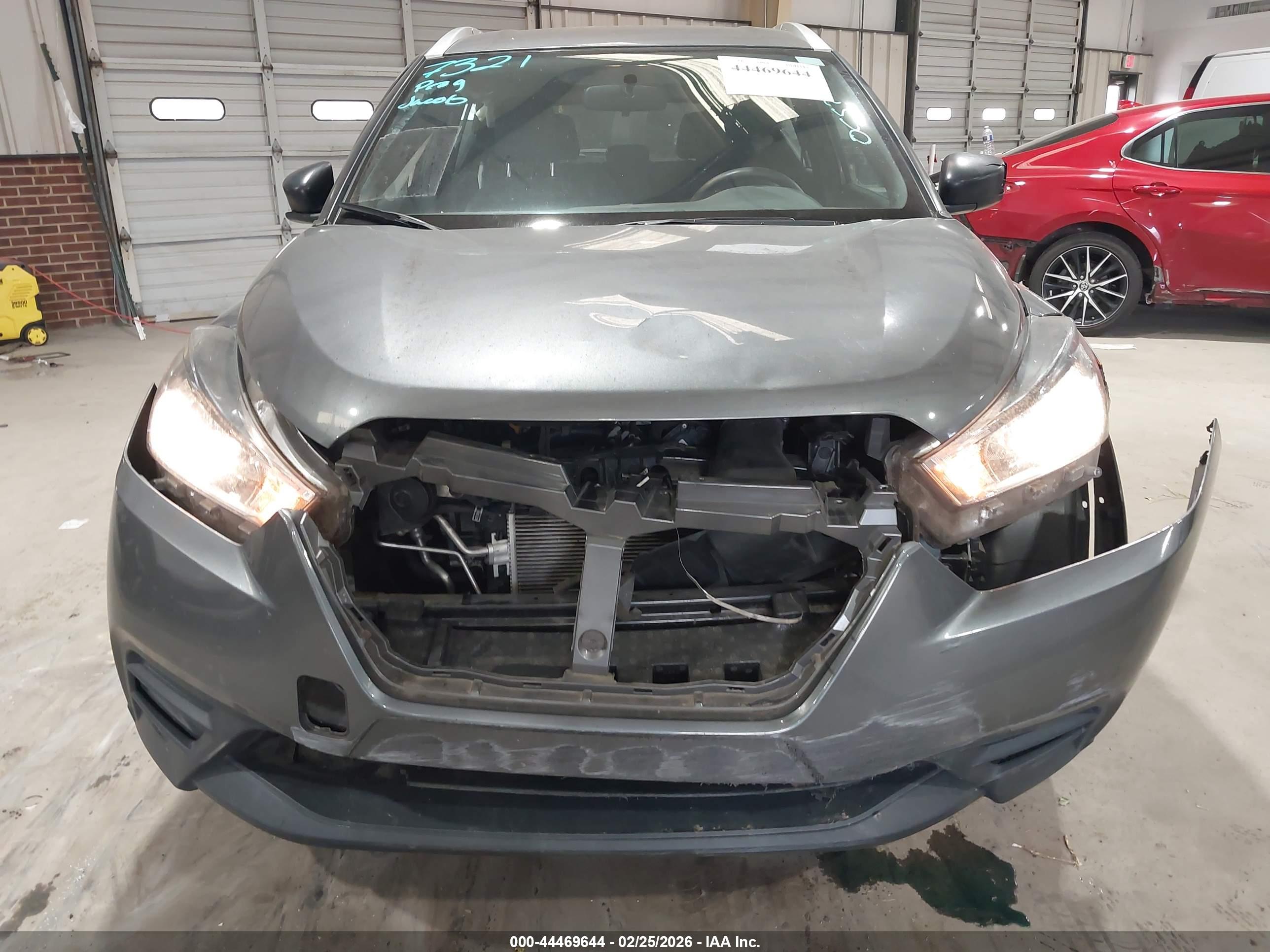 NISSAN KICKS image 6