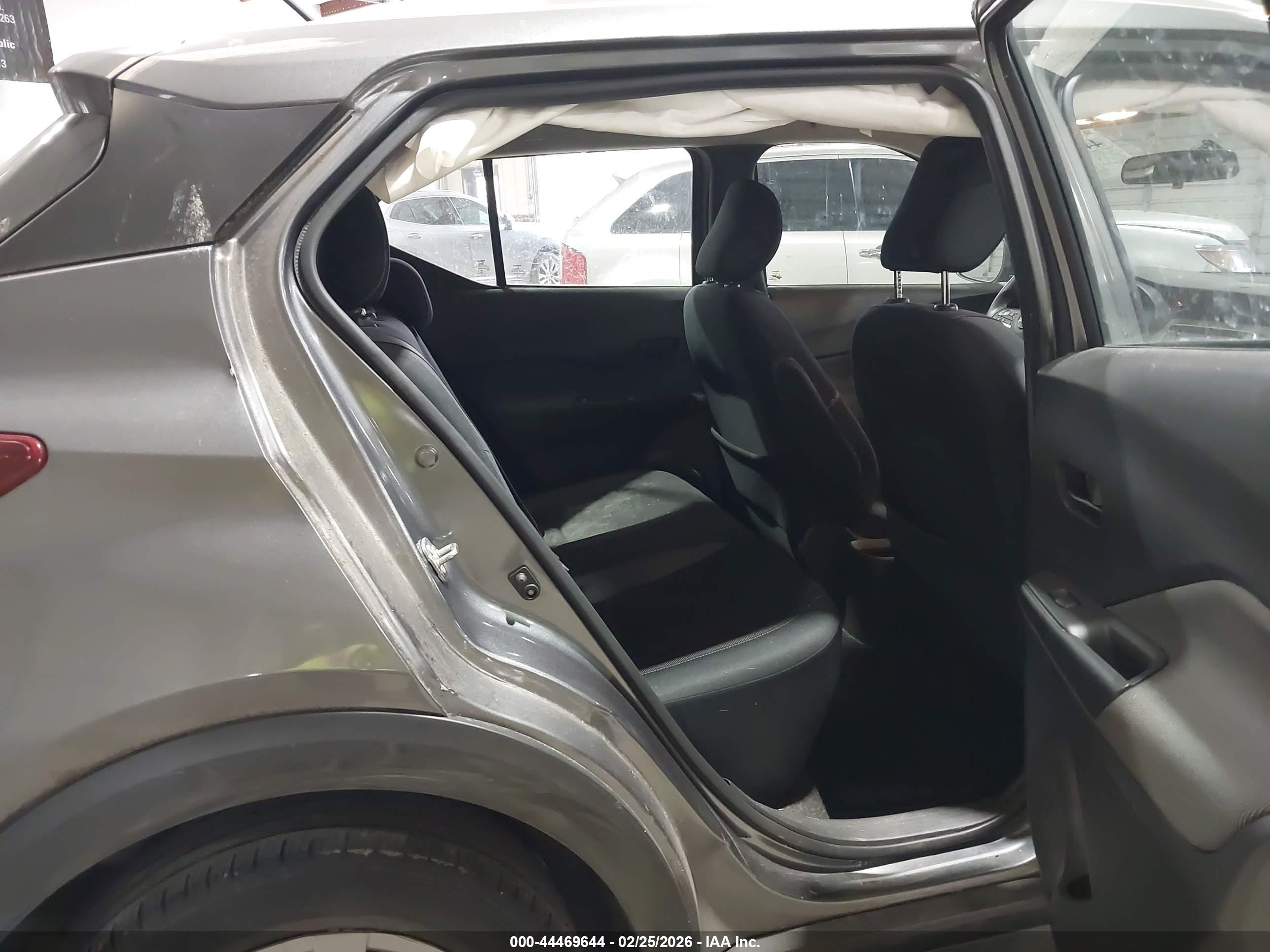 NISSAN KICKS image 8
