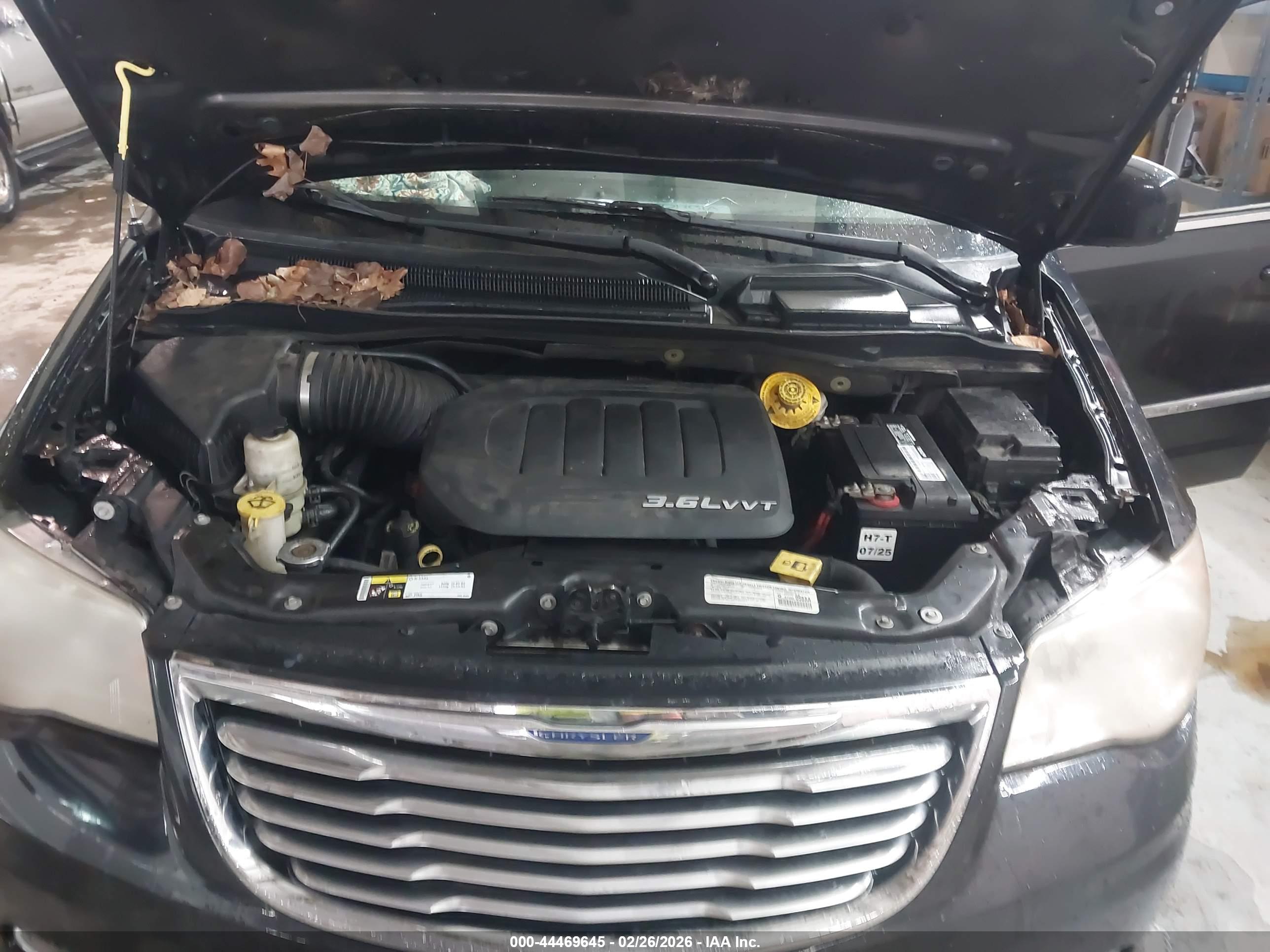CHRYSLER TOWN image 10