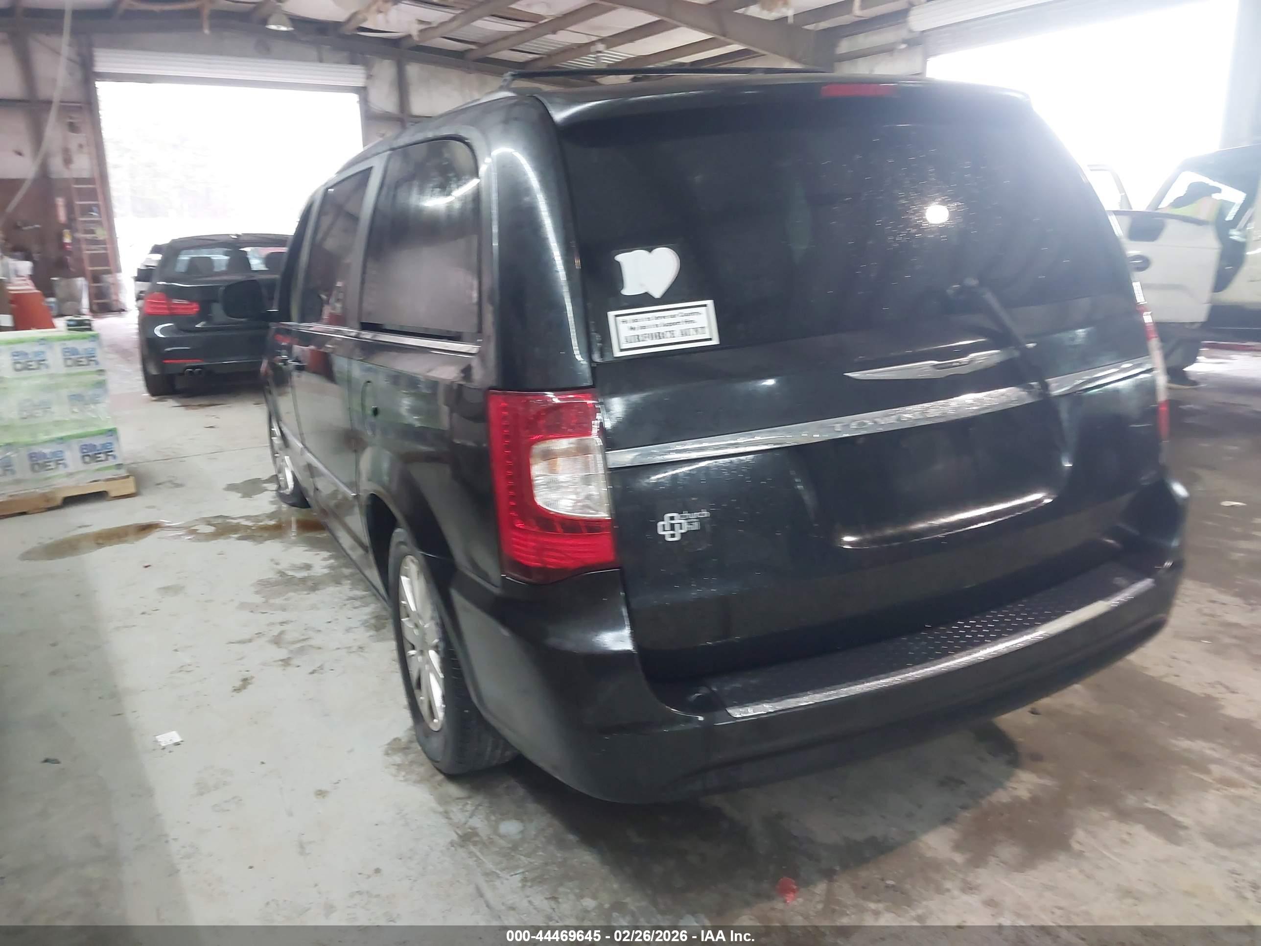 CHRYSLER TOWN image 3