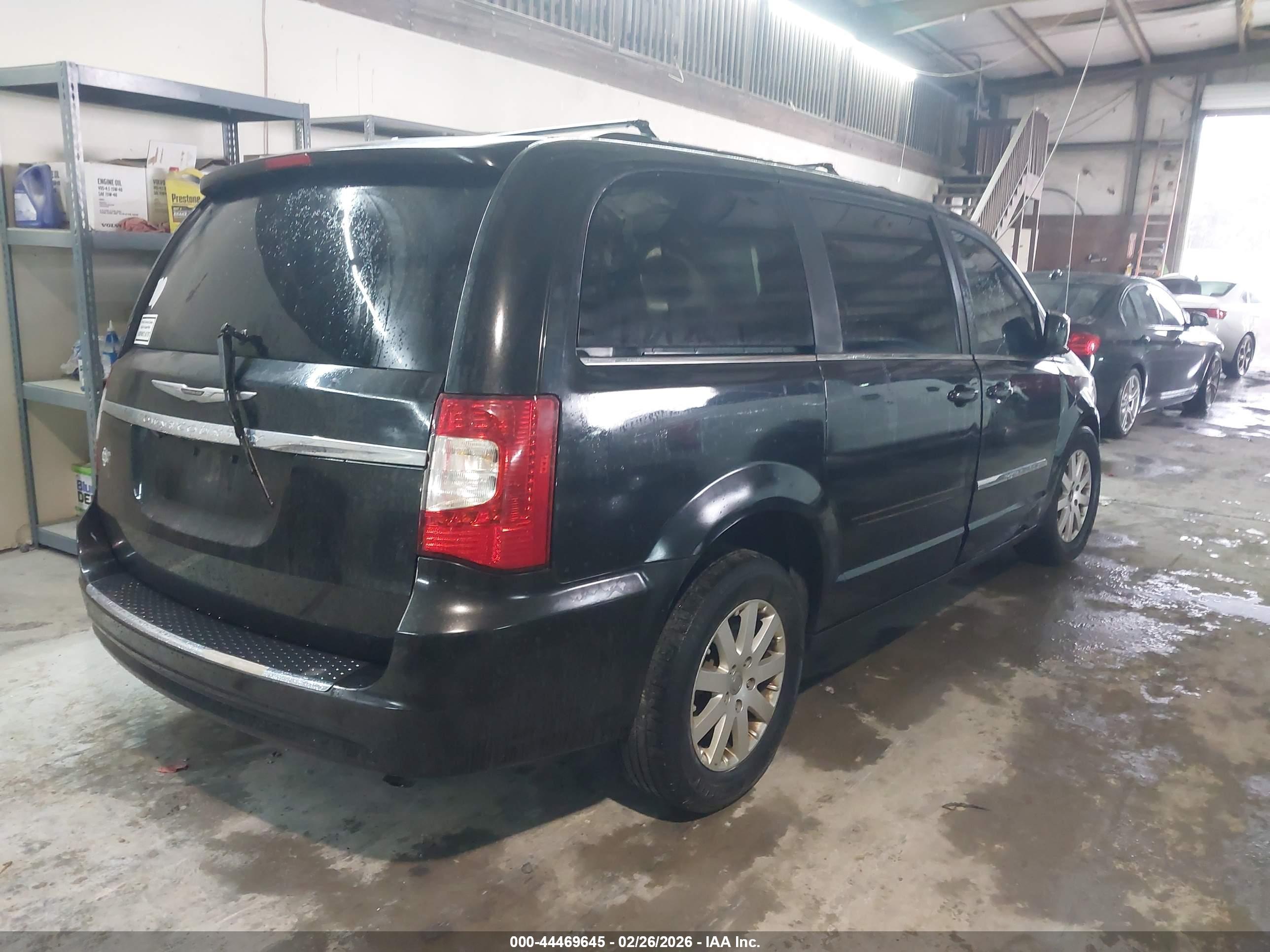 CHRYSLER TOWN image 4