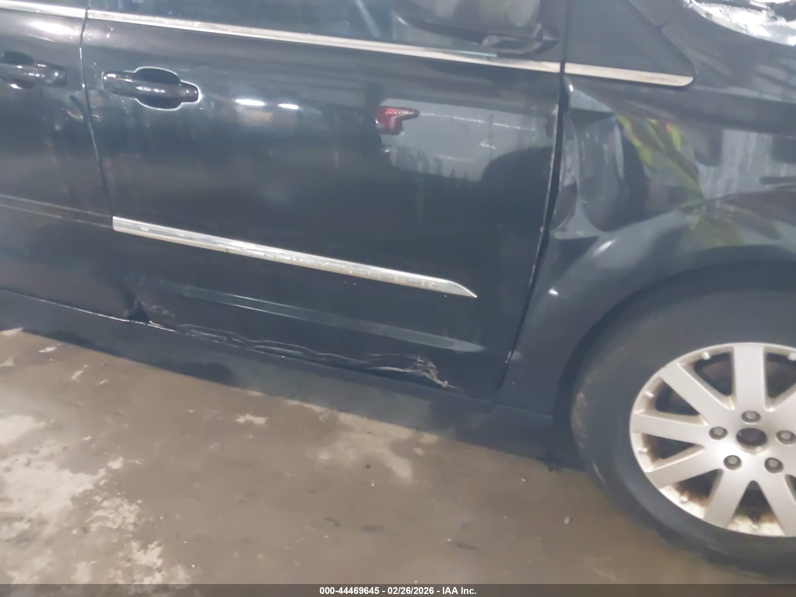 CHRYSLER TOWN image 6
