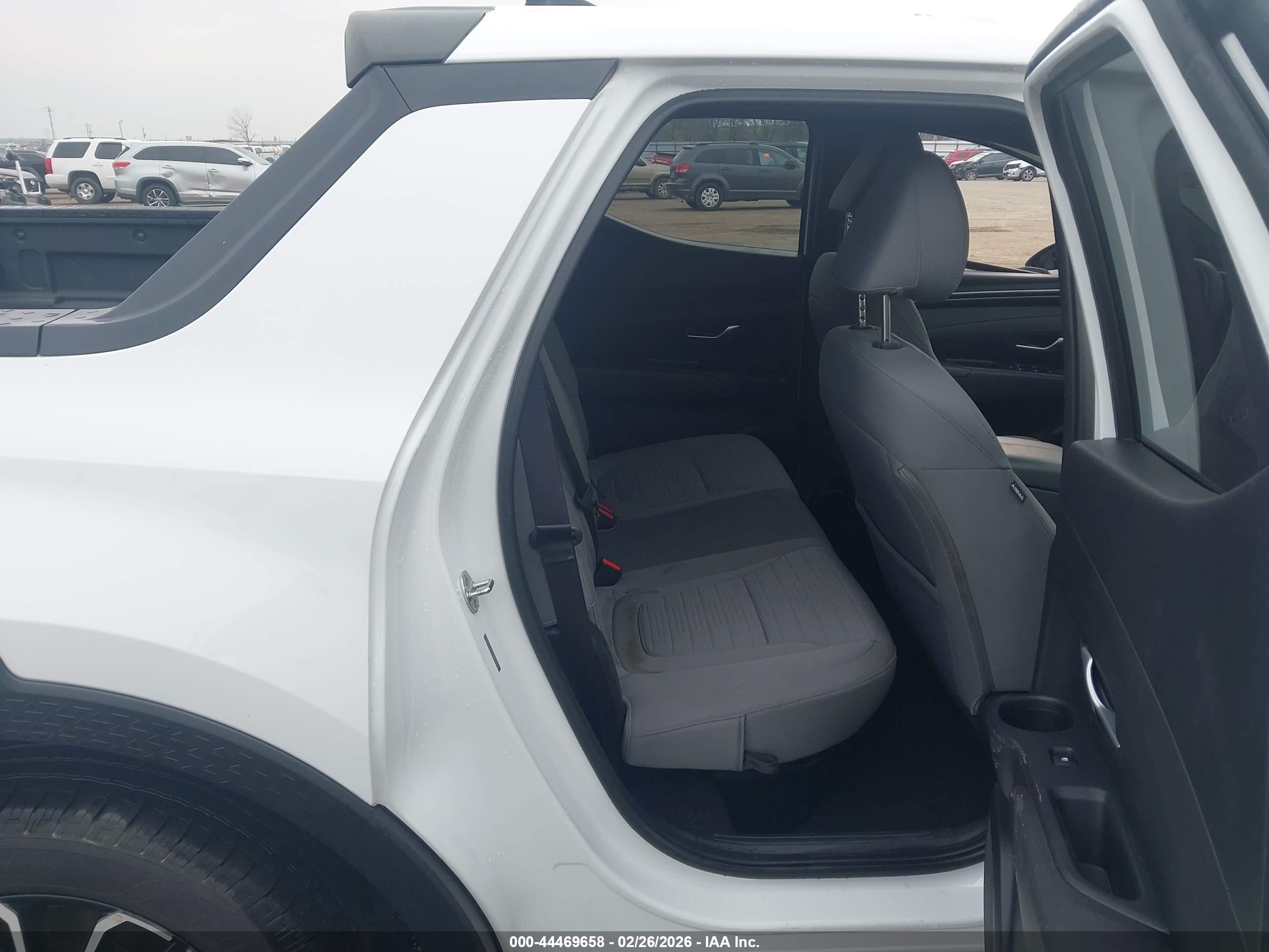 HYUNDAI SANTA image 8