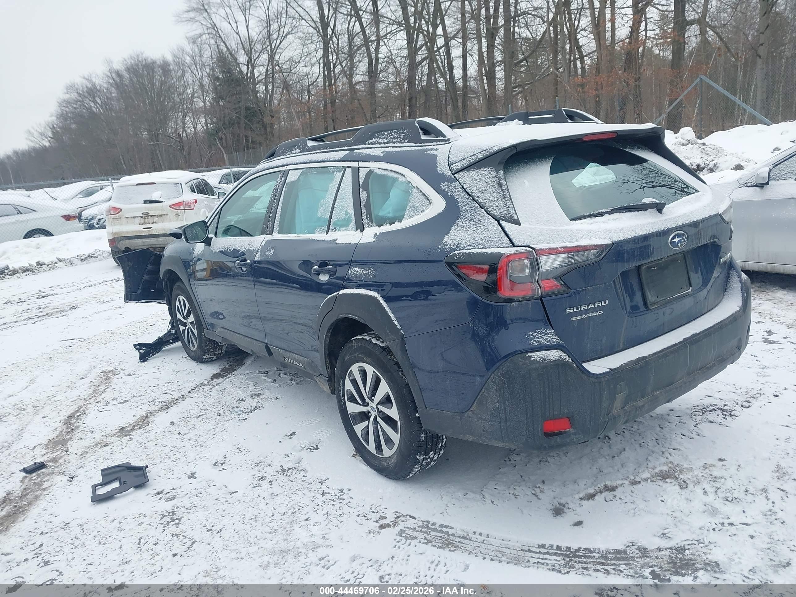 SUBARU OUTBACK image 3