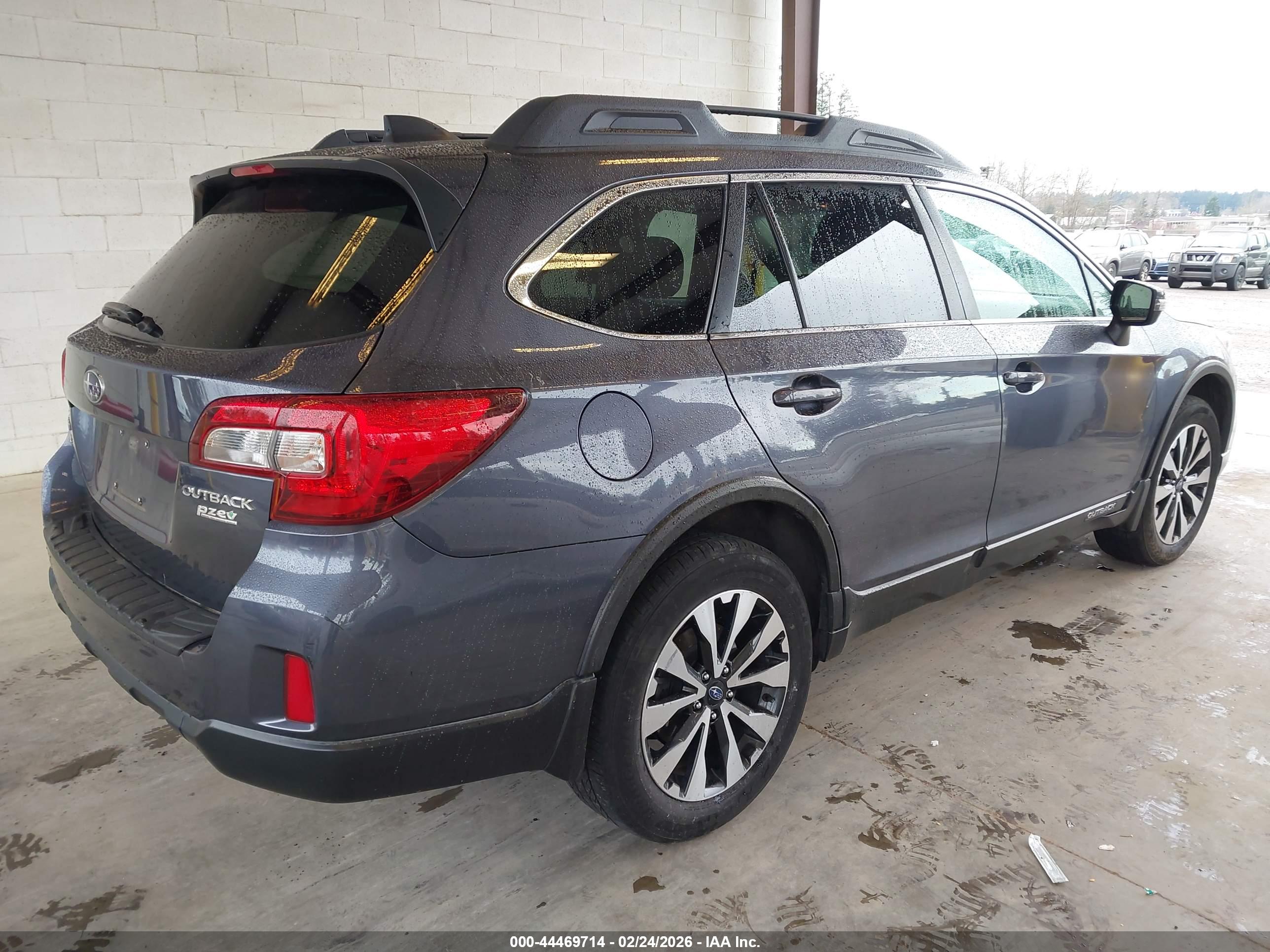 SUBARU OUTBACK image 4