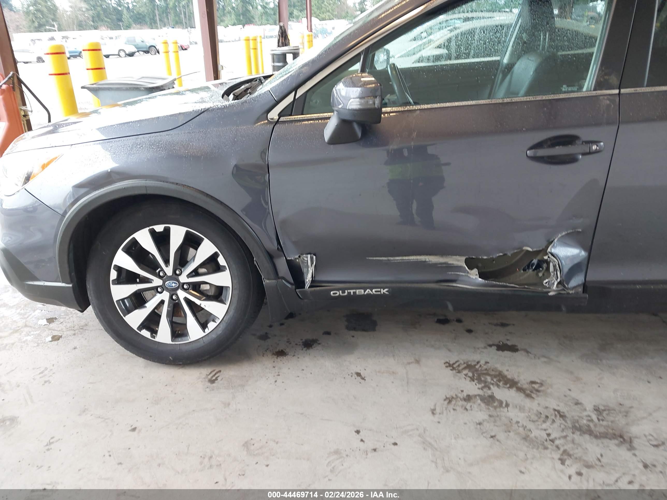SUBARU OUTBACK image 6