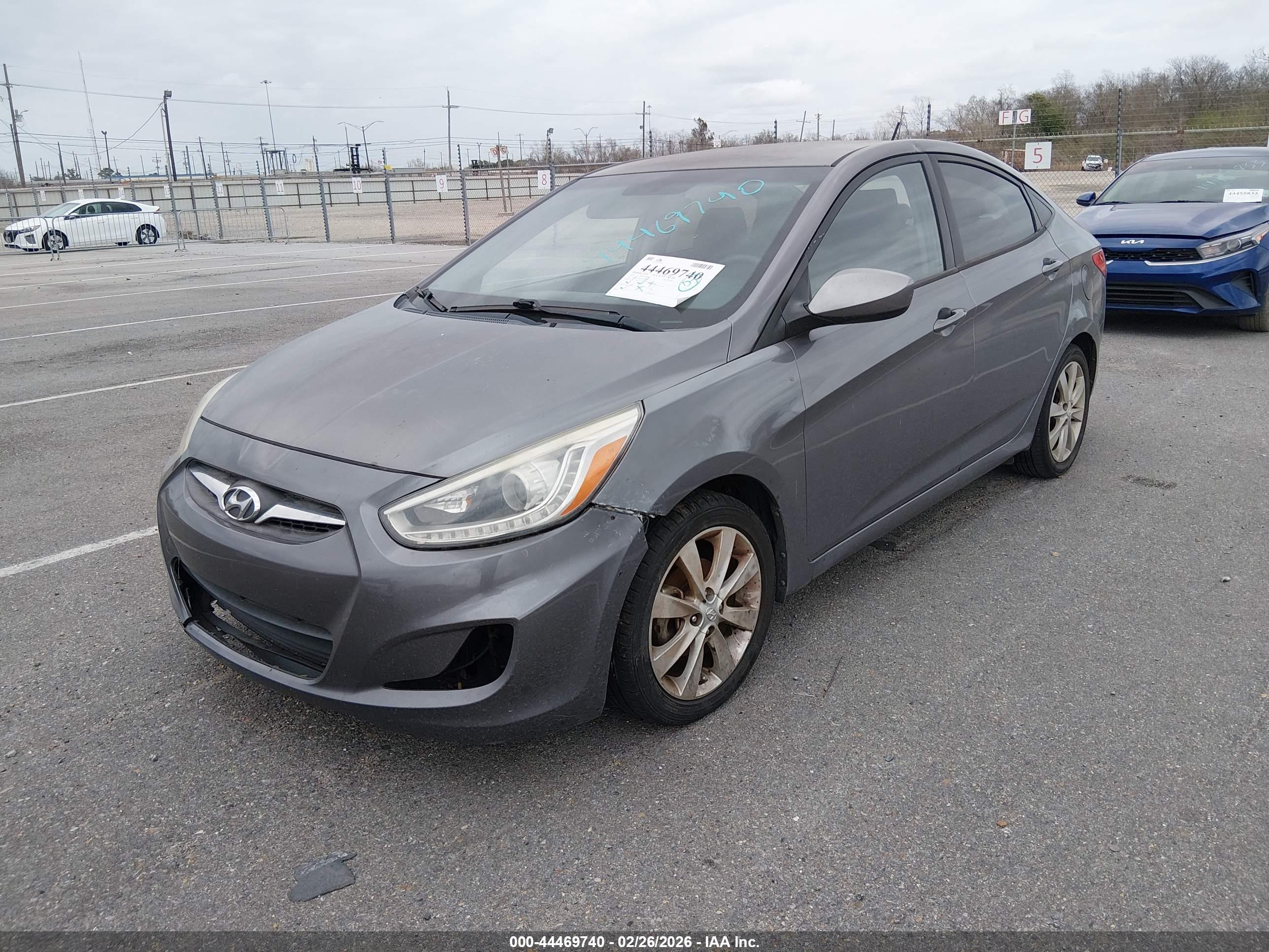 HYUNDAI ACCENT image 2