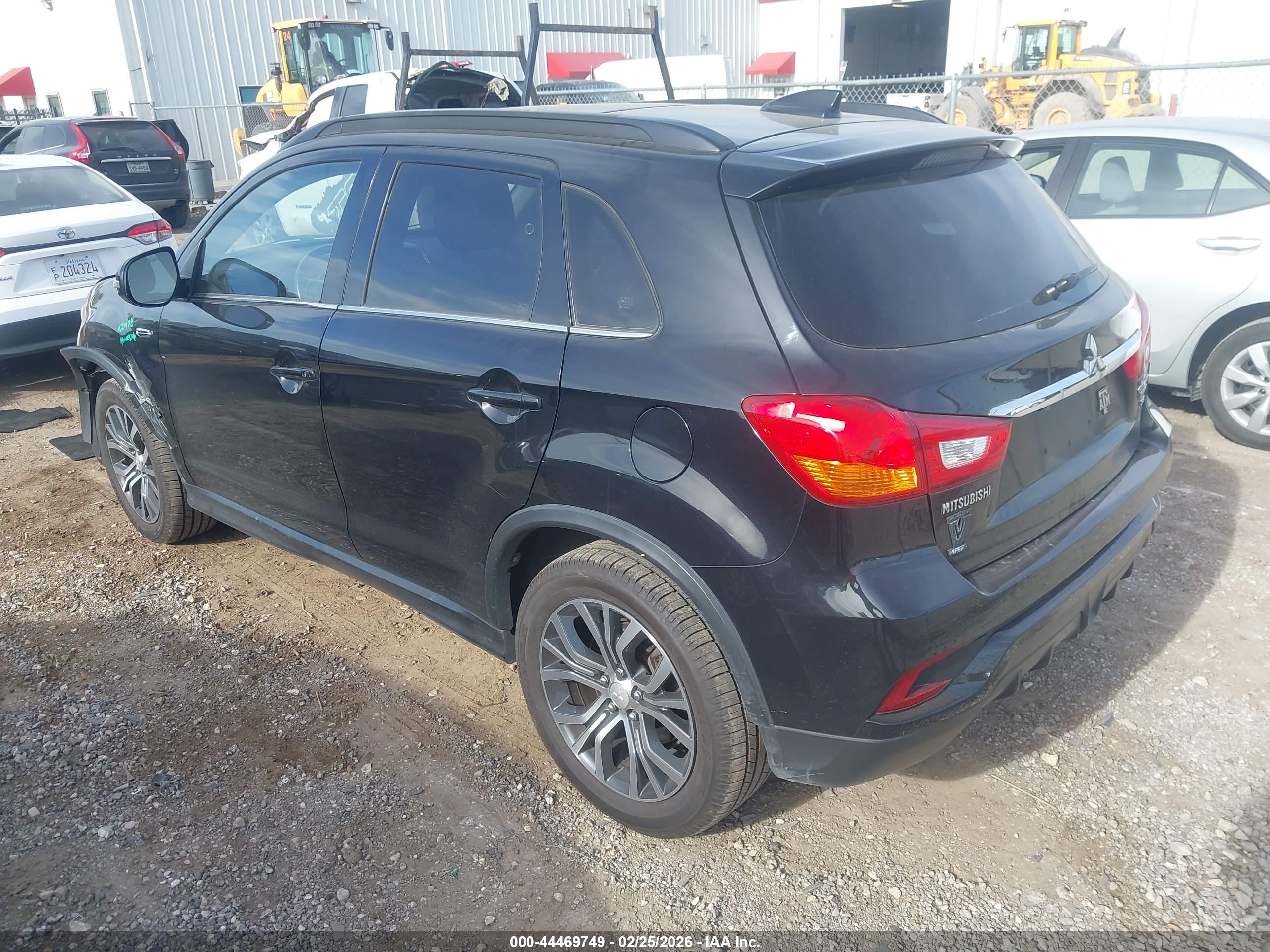 MITSUBISHI OUTLANDER image 3