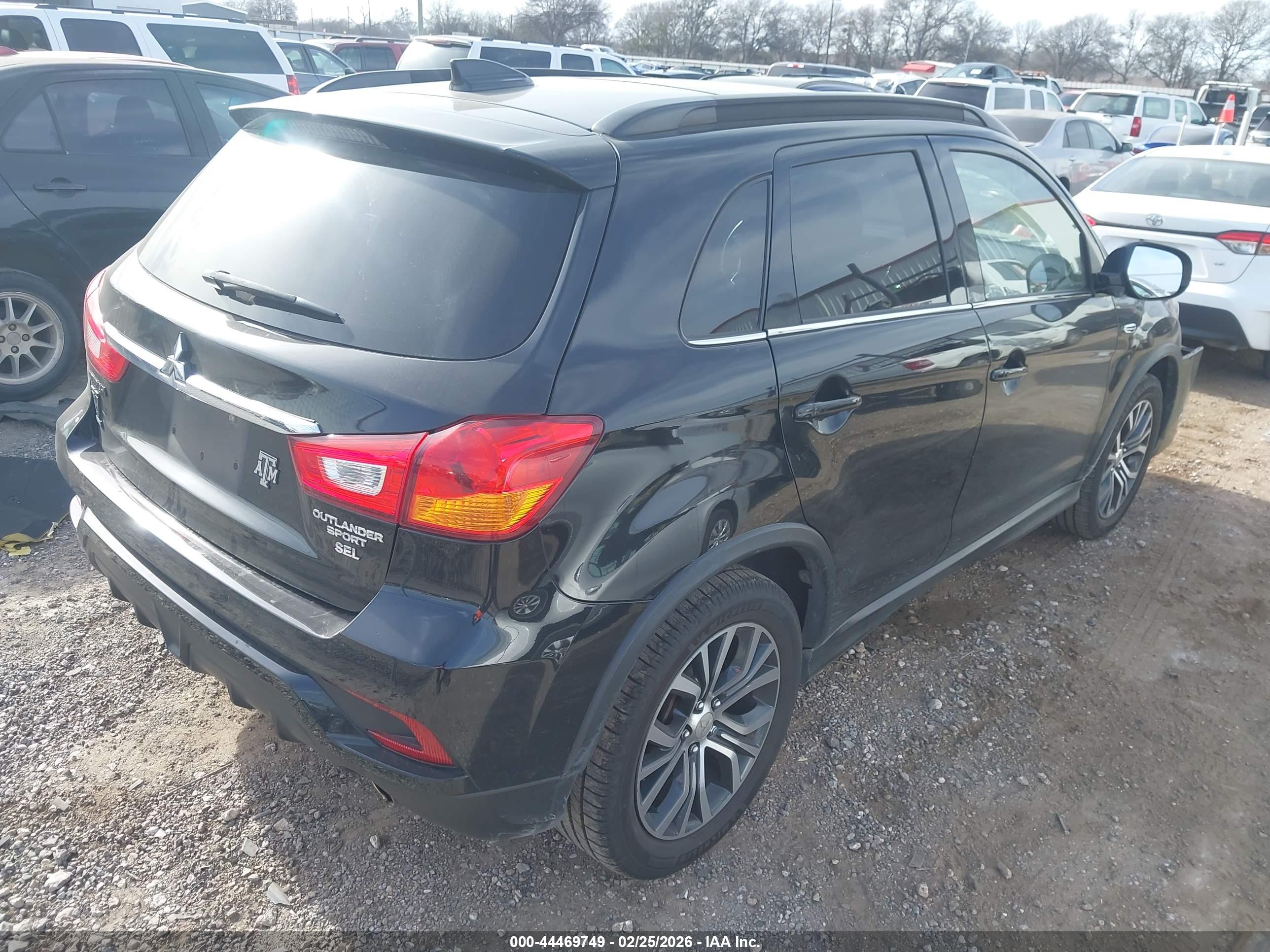 MITSUBISHI OUTLANDER image 4