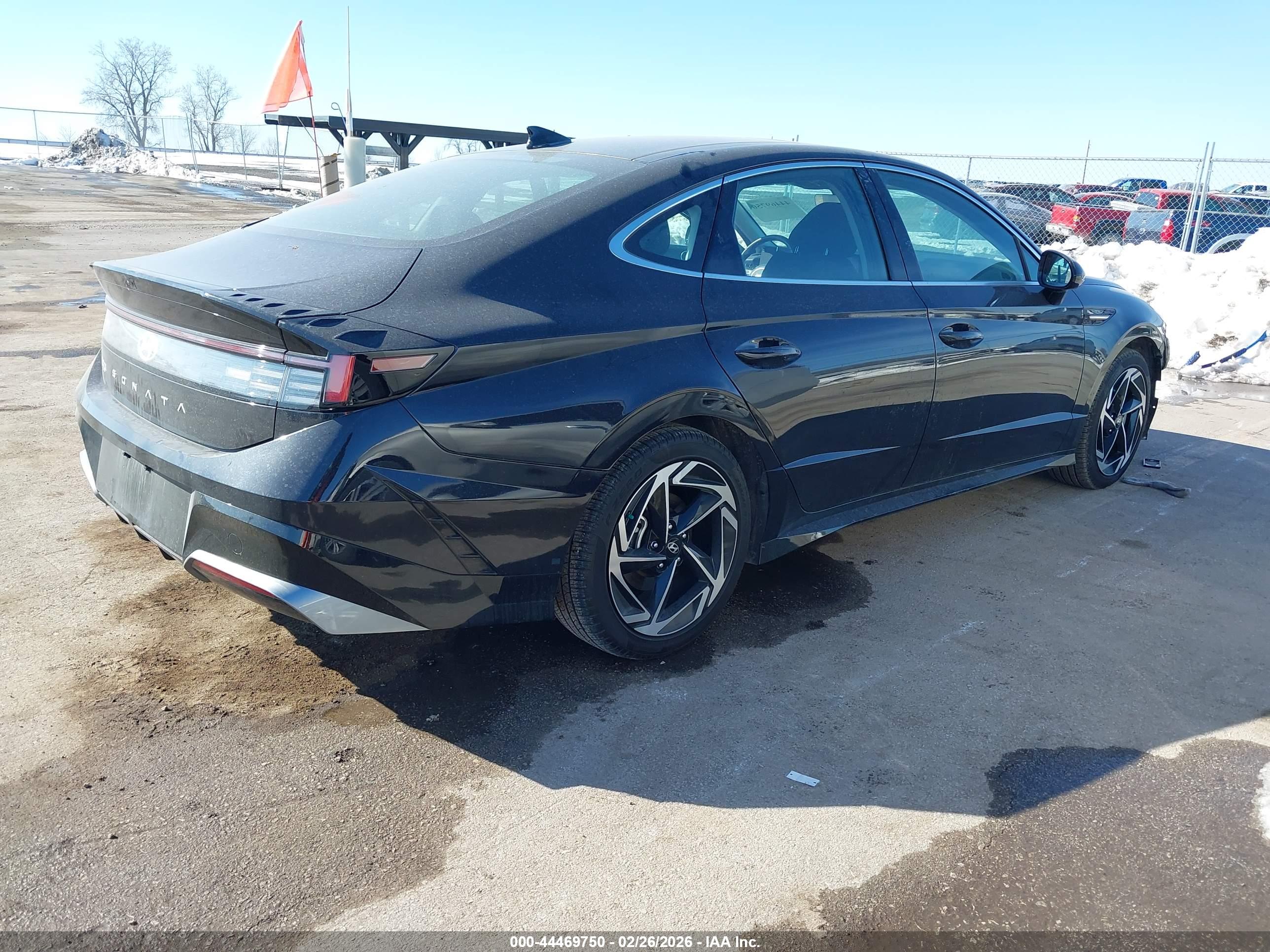 HYUNDAI SONATA image 4