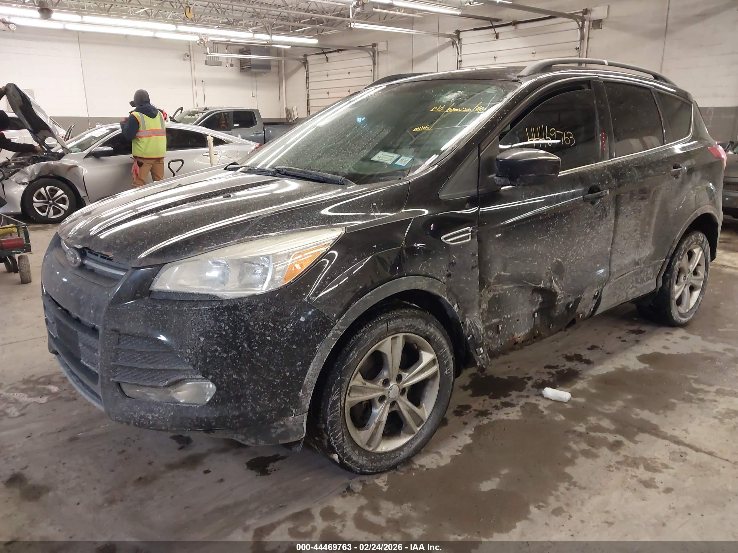 FORD ESCAPE image 2