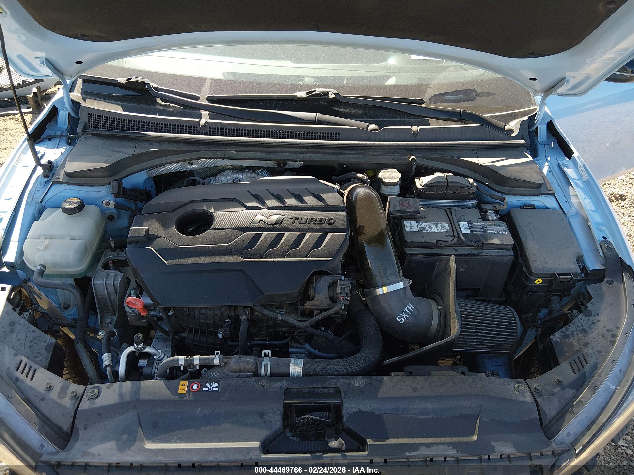 HYUNDAI VELOSTER image 10