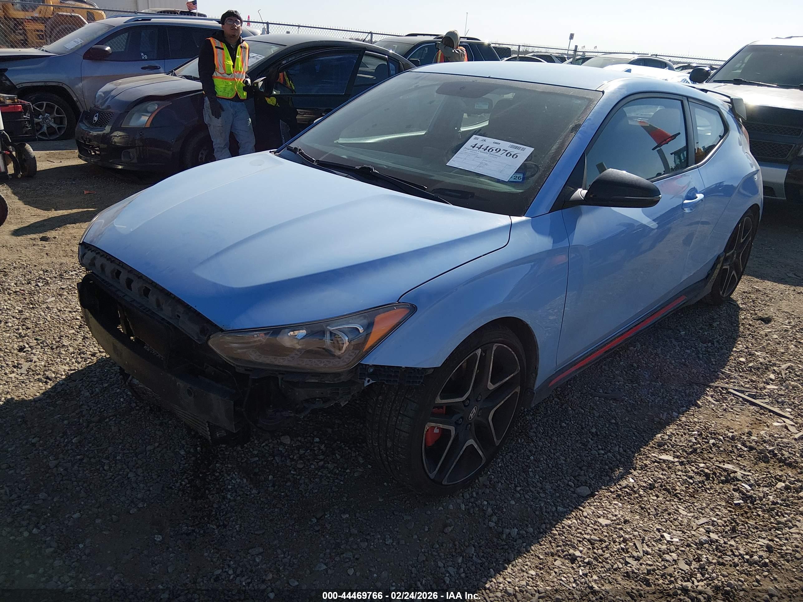 HYUNDAI VELOSTER image 2