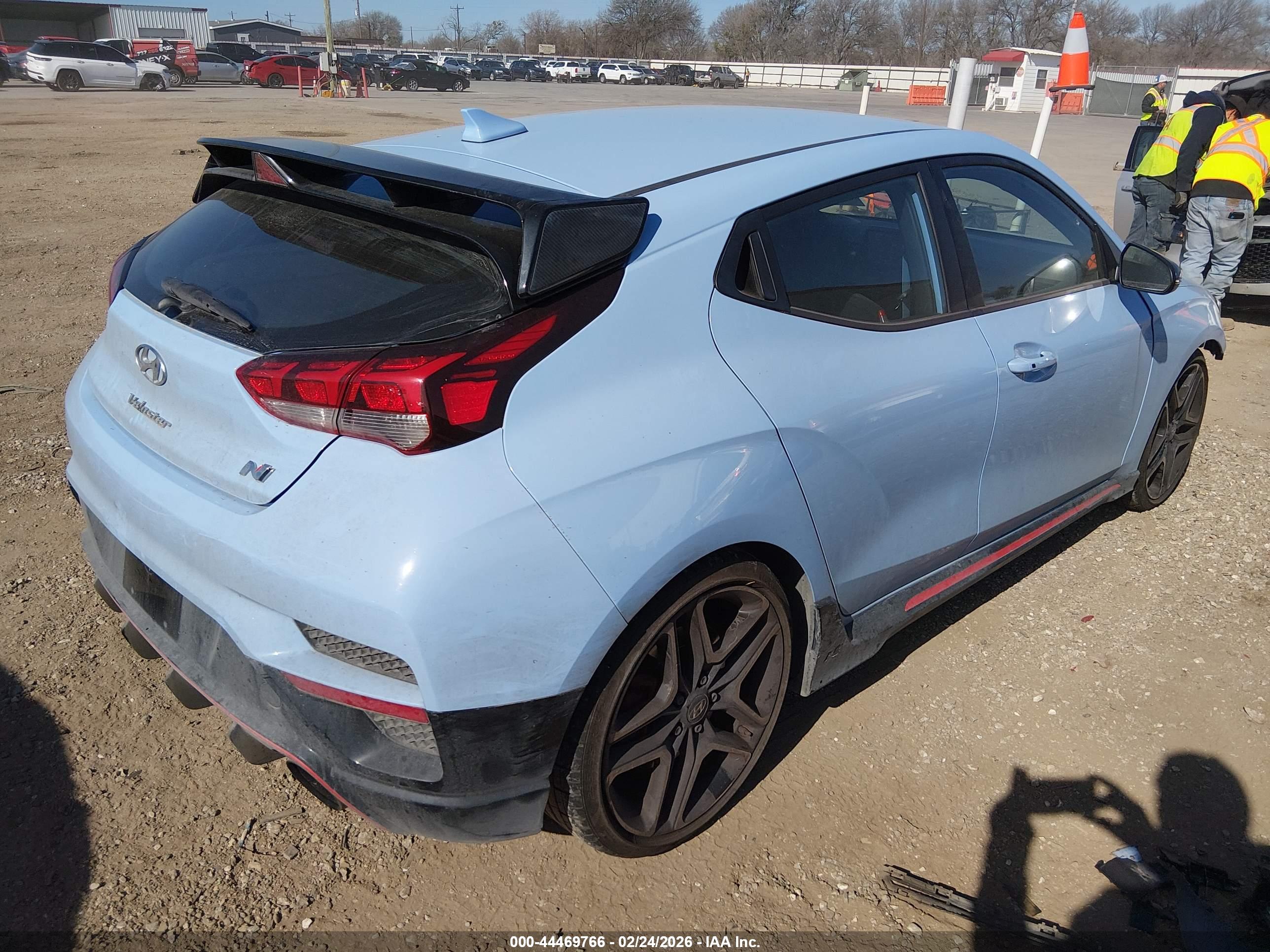 HYUNDAI VELOSTER image 4