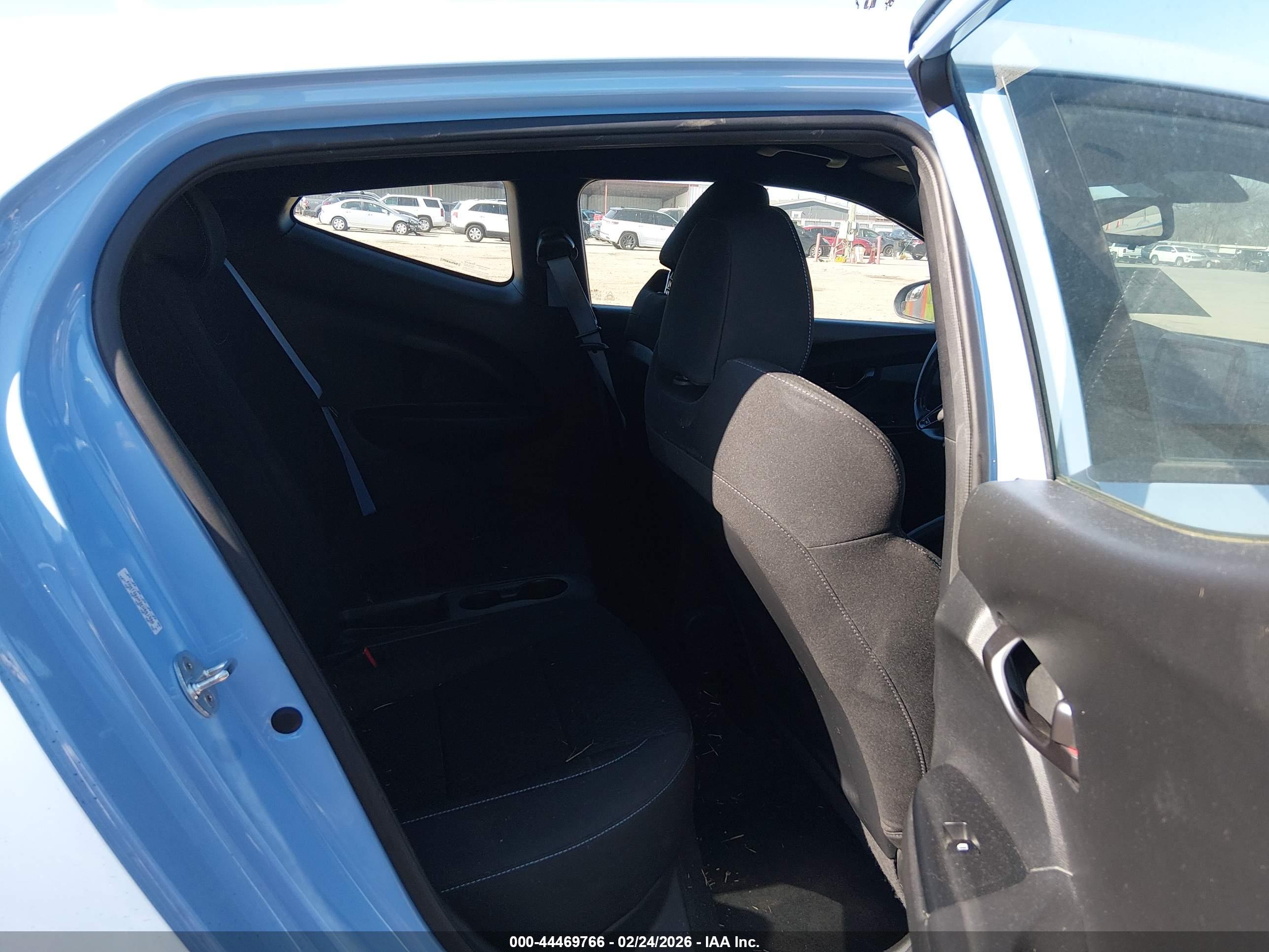 HYUNDAI VELOSTER image 8