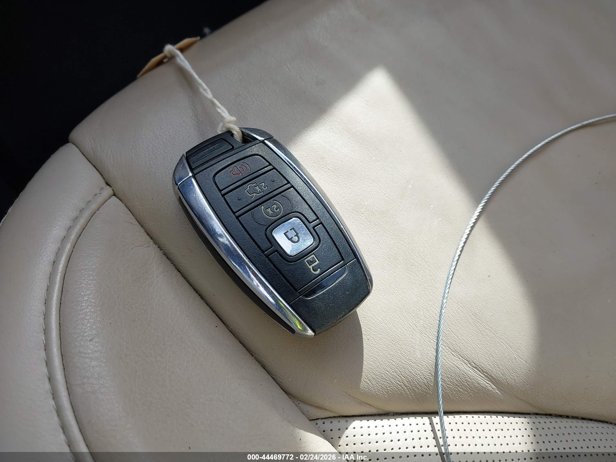 LINCOLN MKC image 11