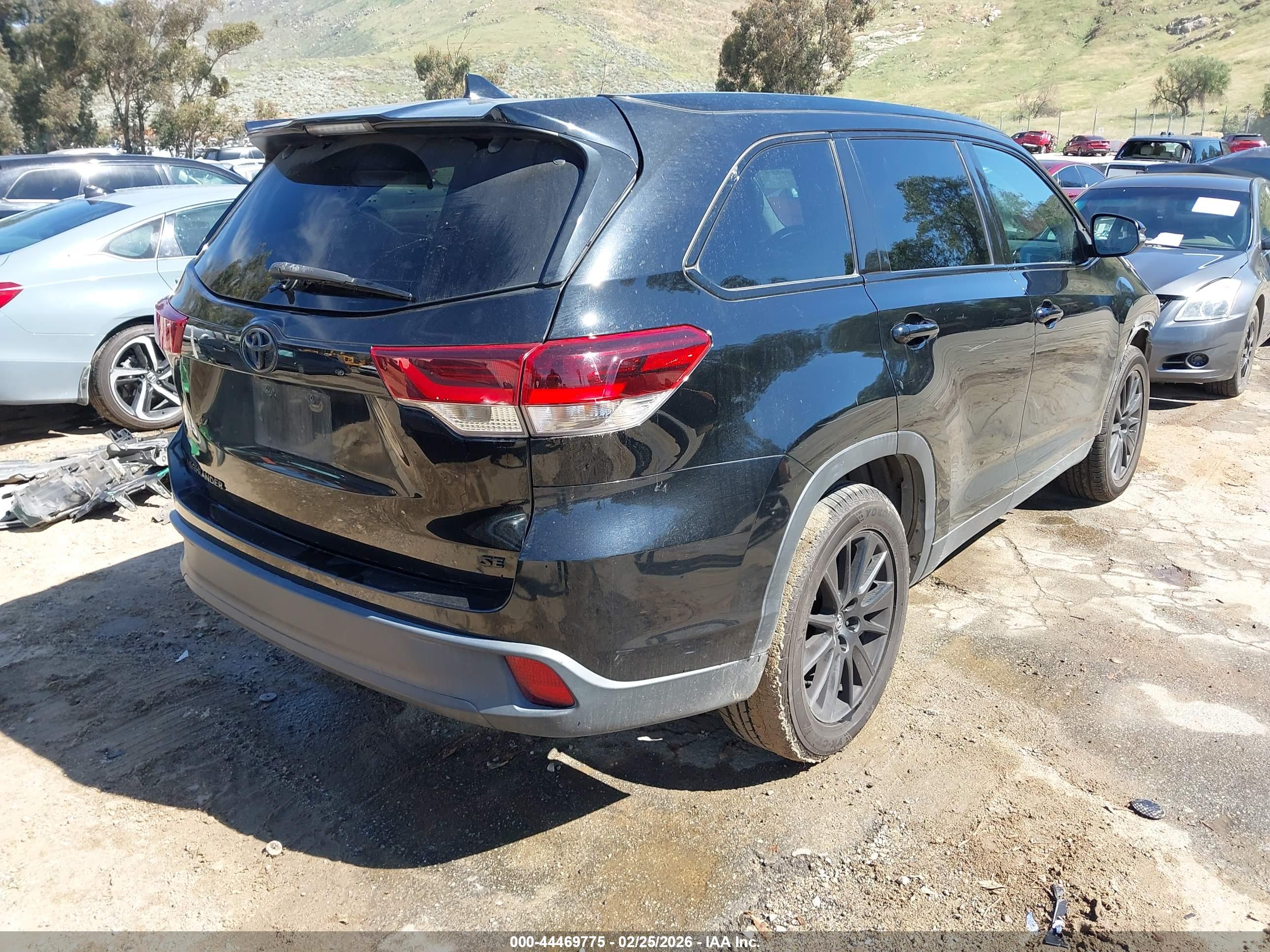 TOYOTA HIGHLANDER image 4