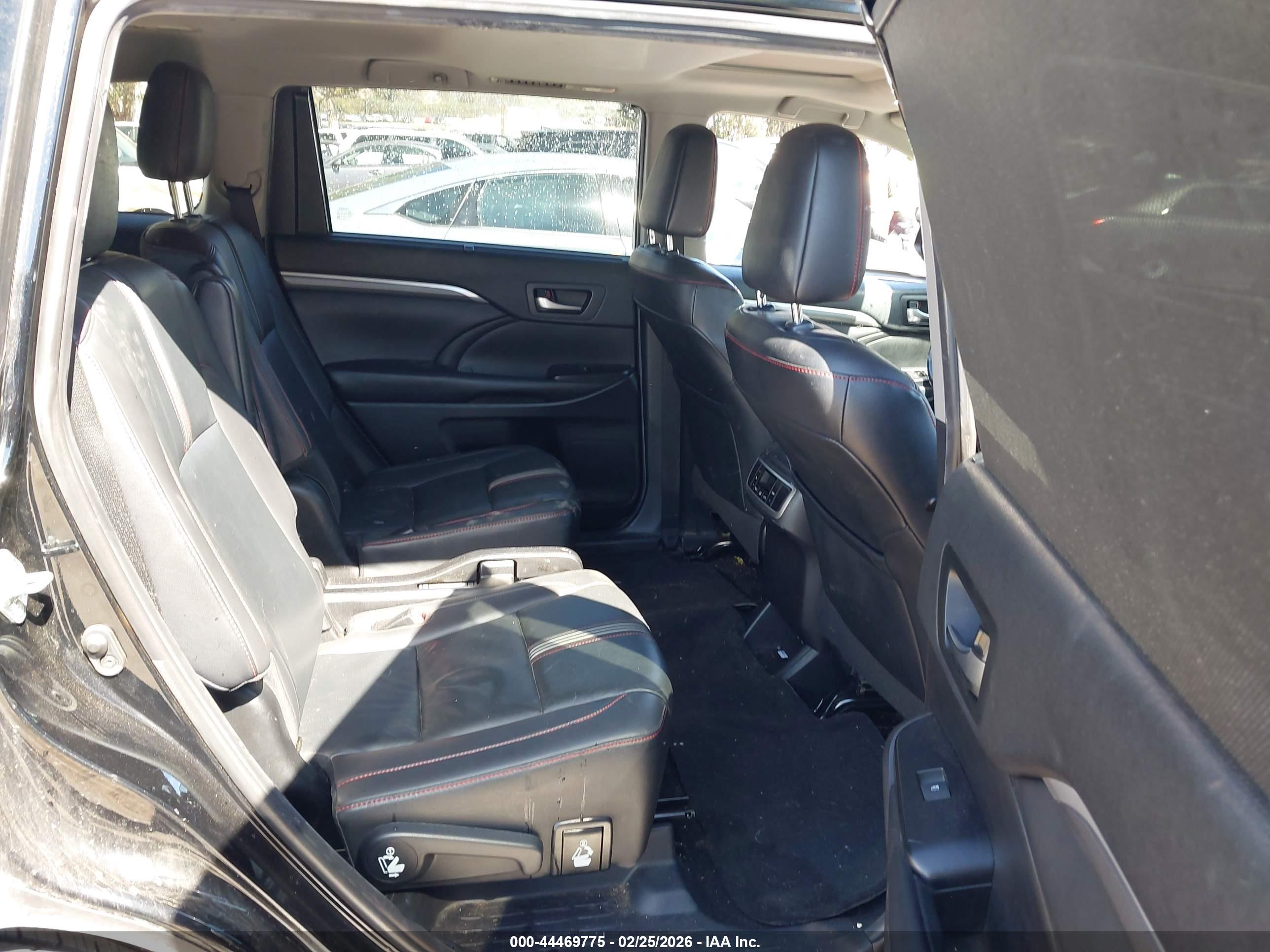 TOYOTA HIGHLANDER image 8