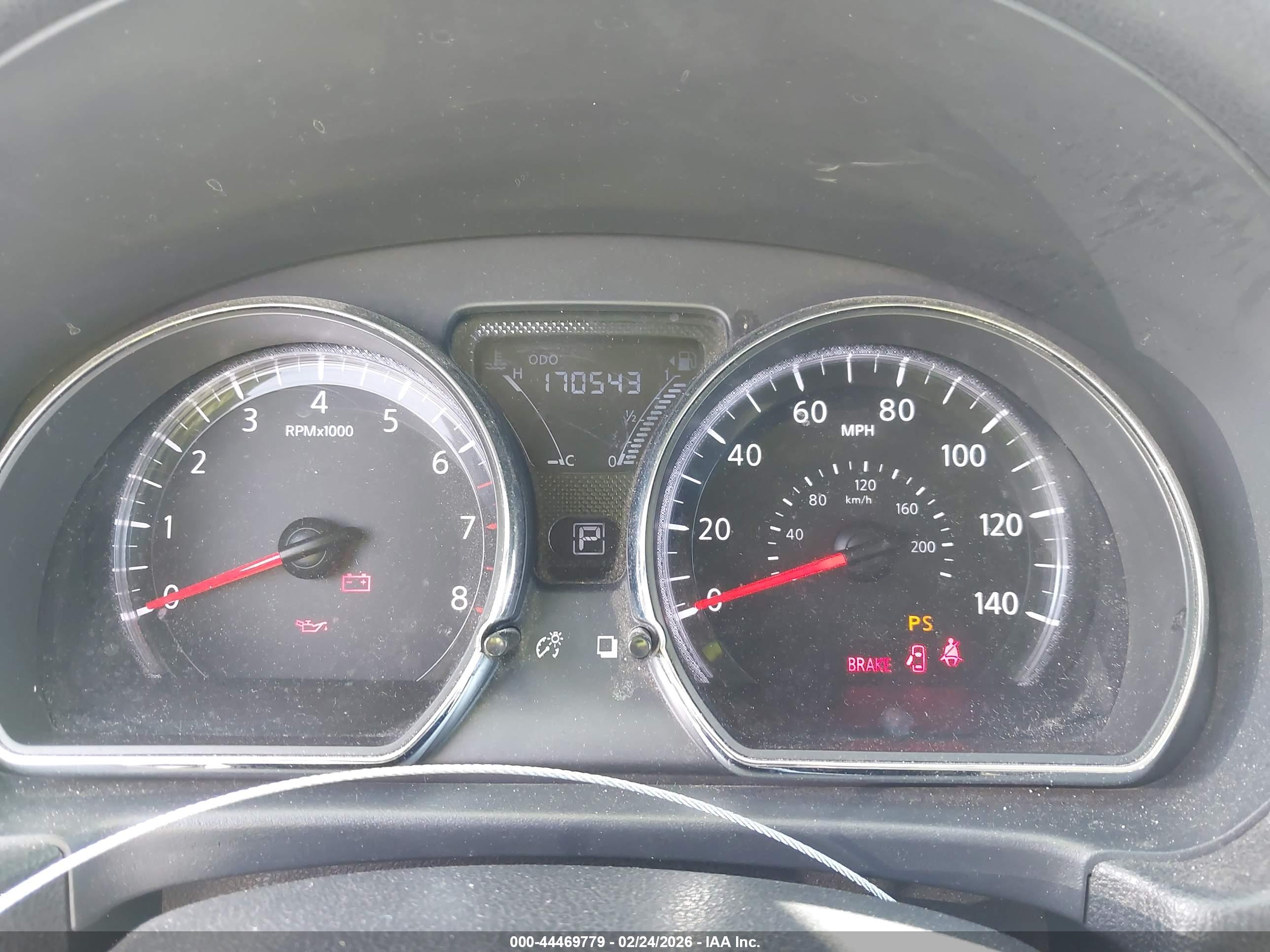 NISSAN VERSA image 7