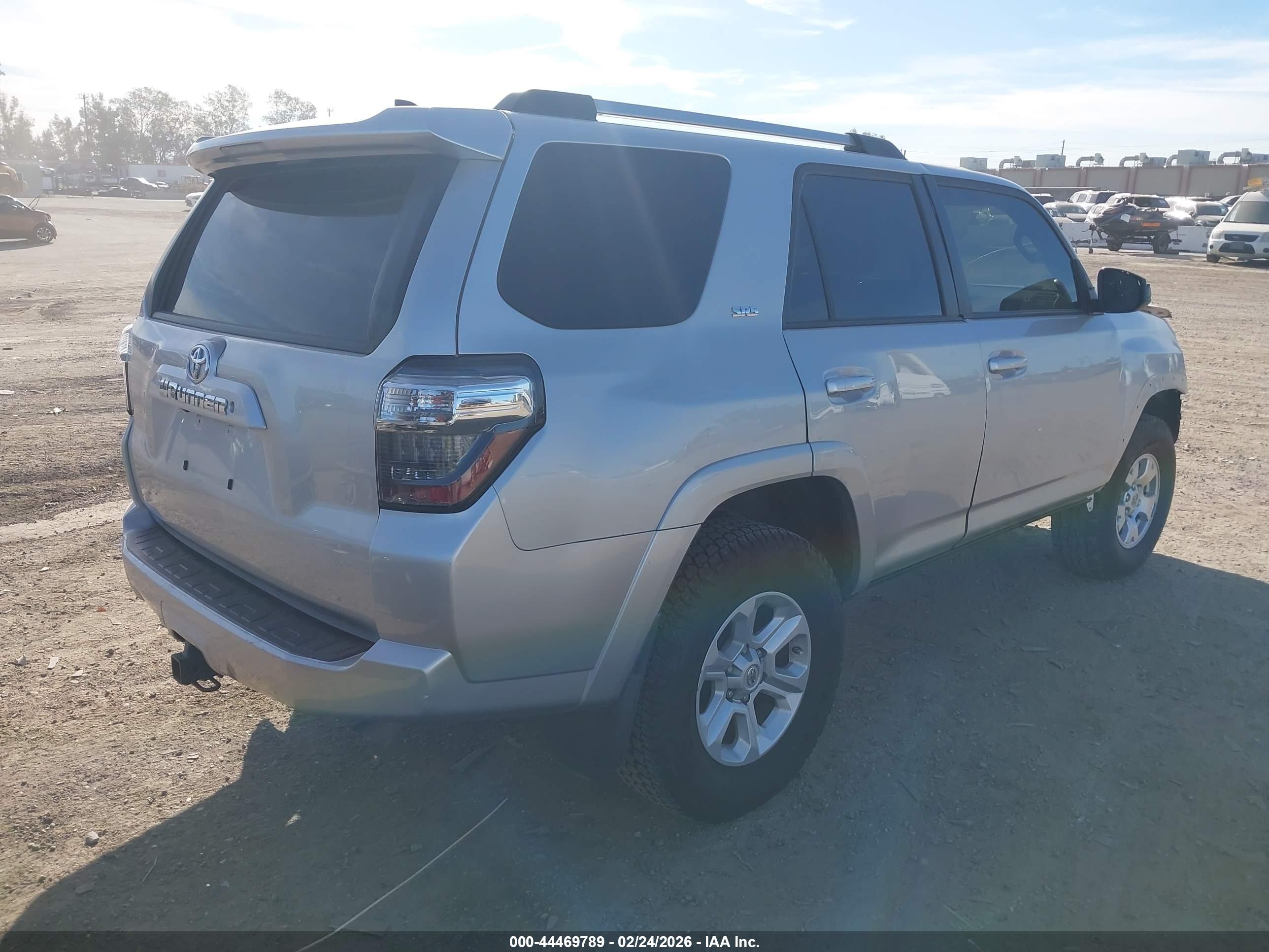 TOYOTA 4RUNNER image 4