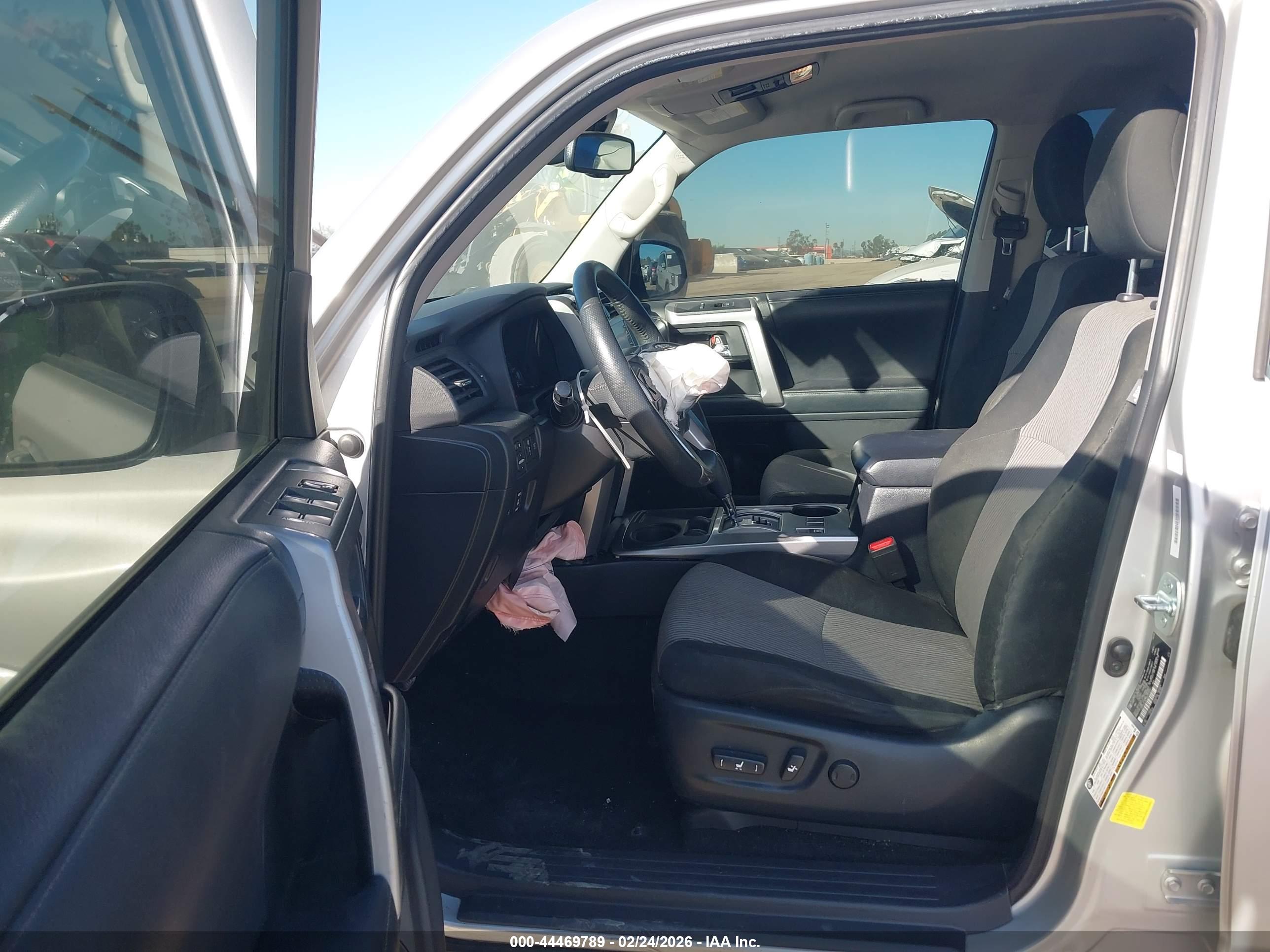 TOYOTA 4RUNNER image 5