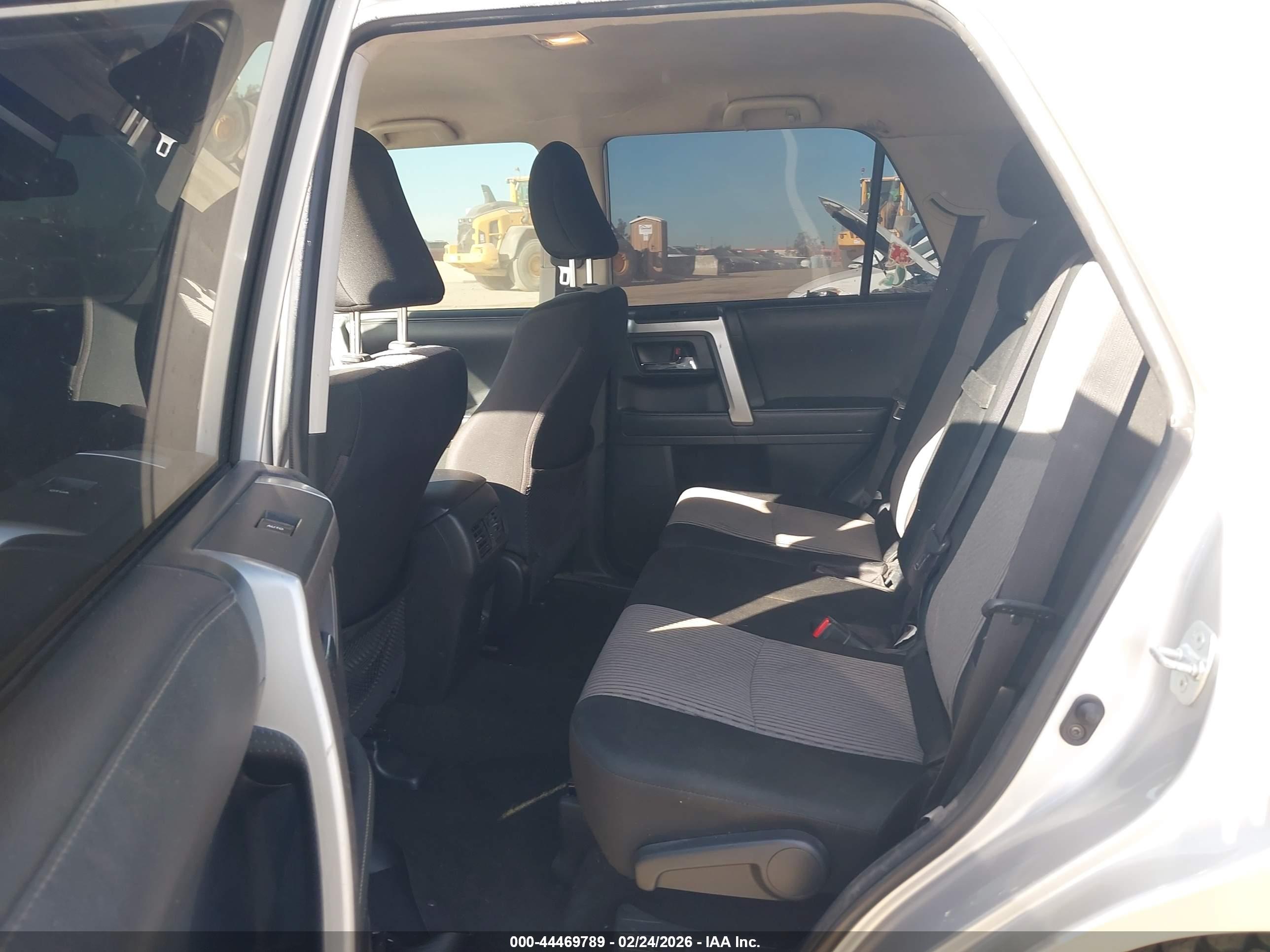 TOYOTA 4RUNNER image 8