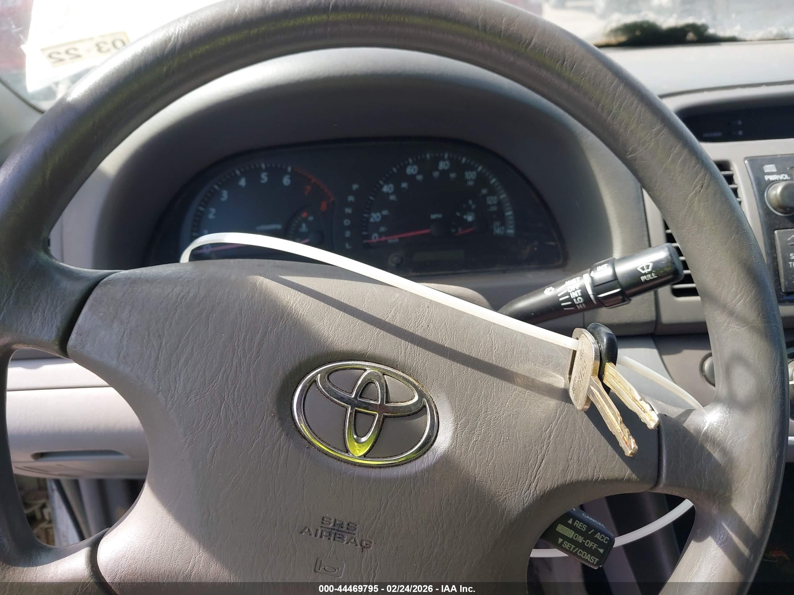 TOYOTA CAMRY image 11